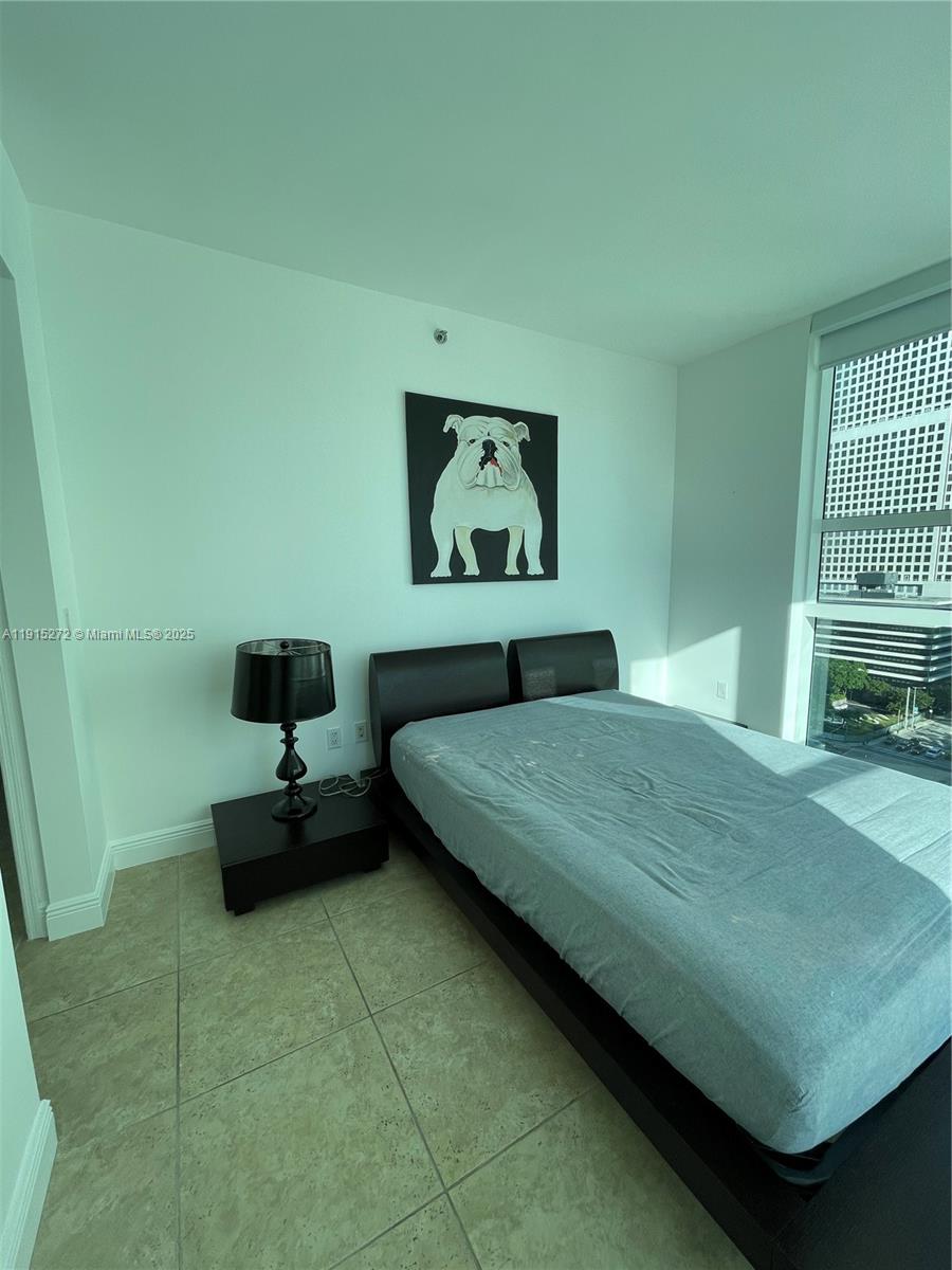 THE PLAZA 901 BRICKELL CO - Residential Lease