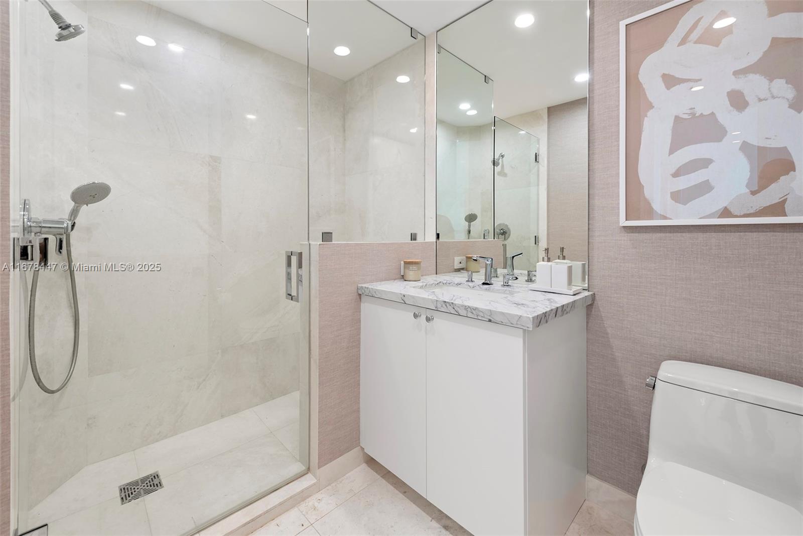 CONTINUUM ON SOUTH BEACH - Residential