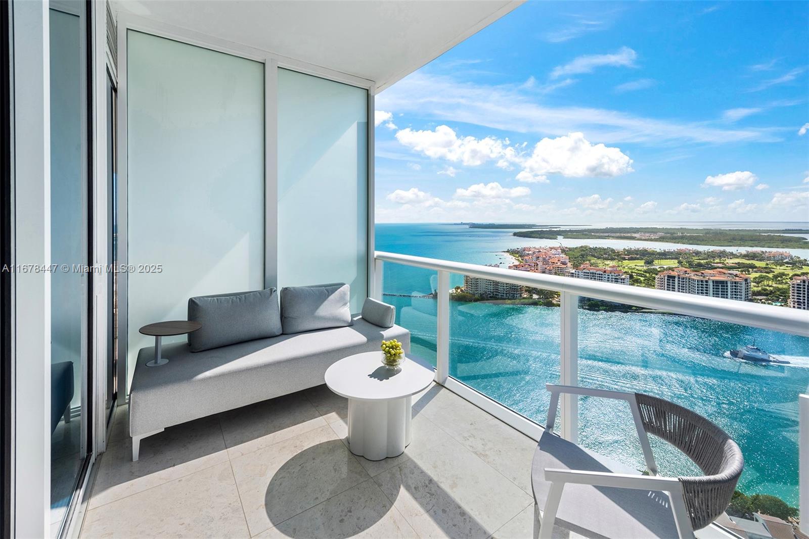 CONTINUUM ON SOUTH BEACH - Residential