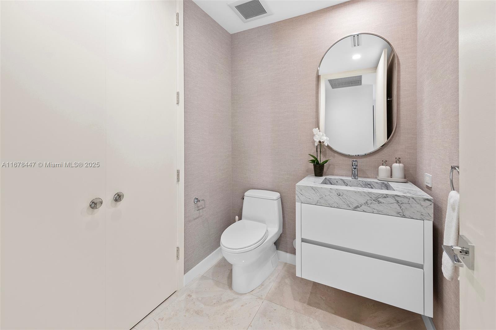 CONTINUUM ON SOUTH BEACH - Residential