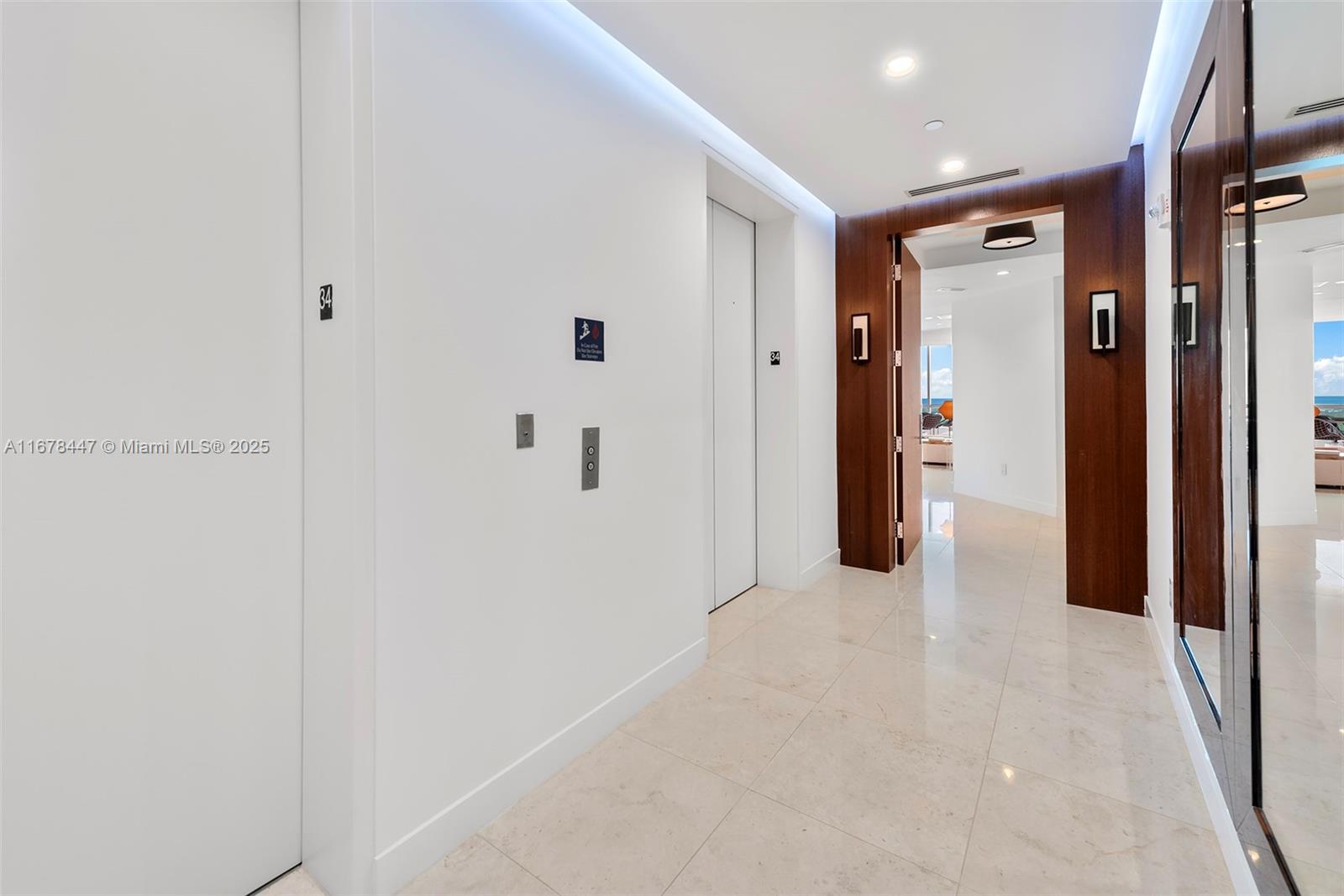 CONTINUUM ON SOUTH BEACH - Residential