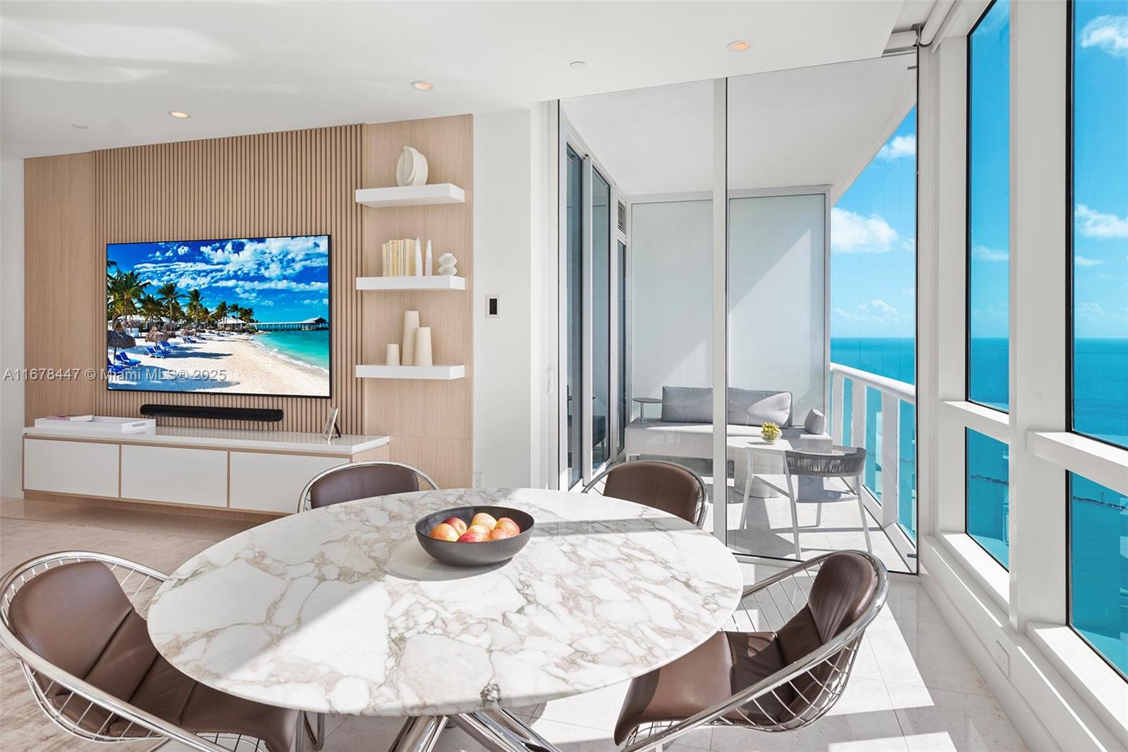 CONTINUUM ON SOUTH BEACH - Residential