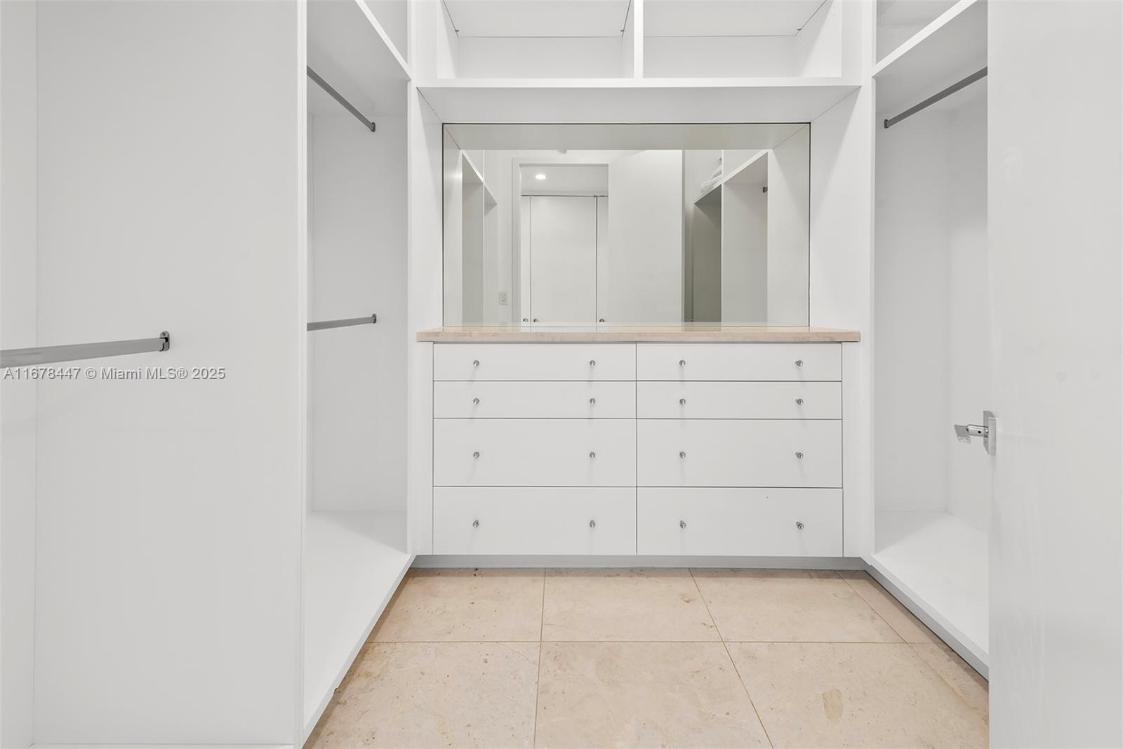 CONTINUUM ON SOUTH BEACH - Residential