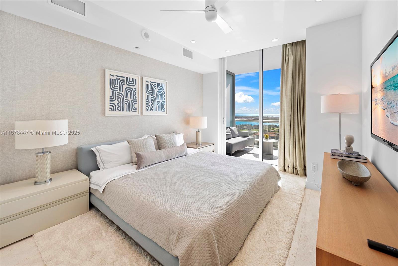 CONTINUUM ON SOUTH BEACH - Residential