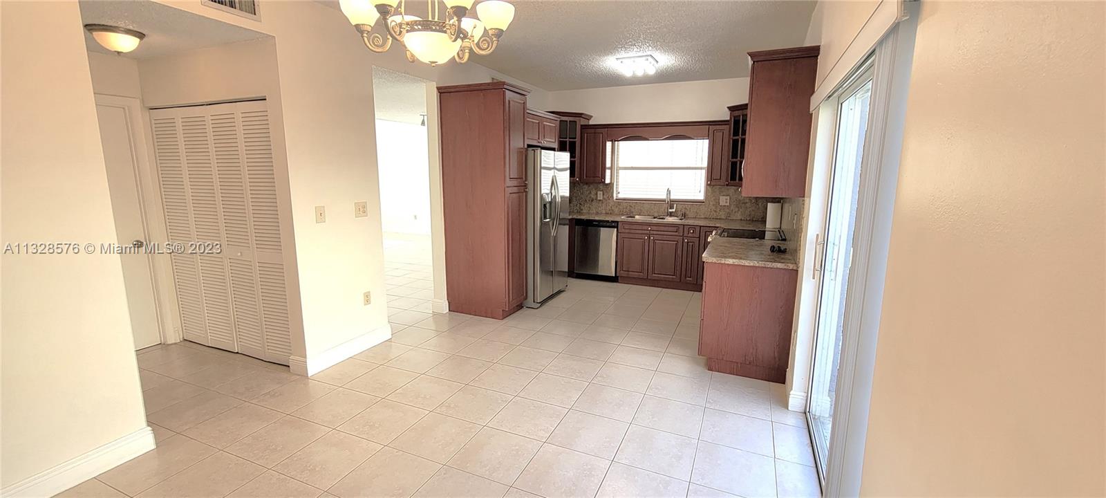 AMARETTO - Residential Lease