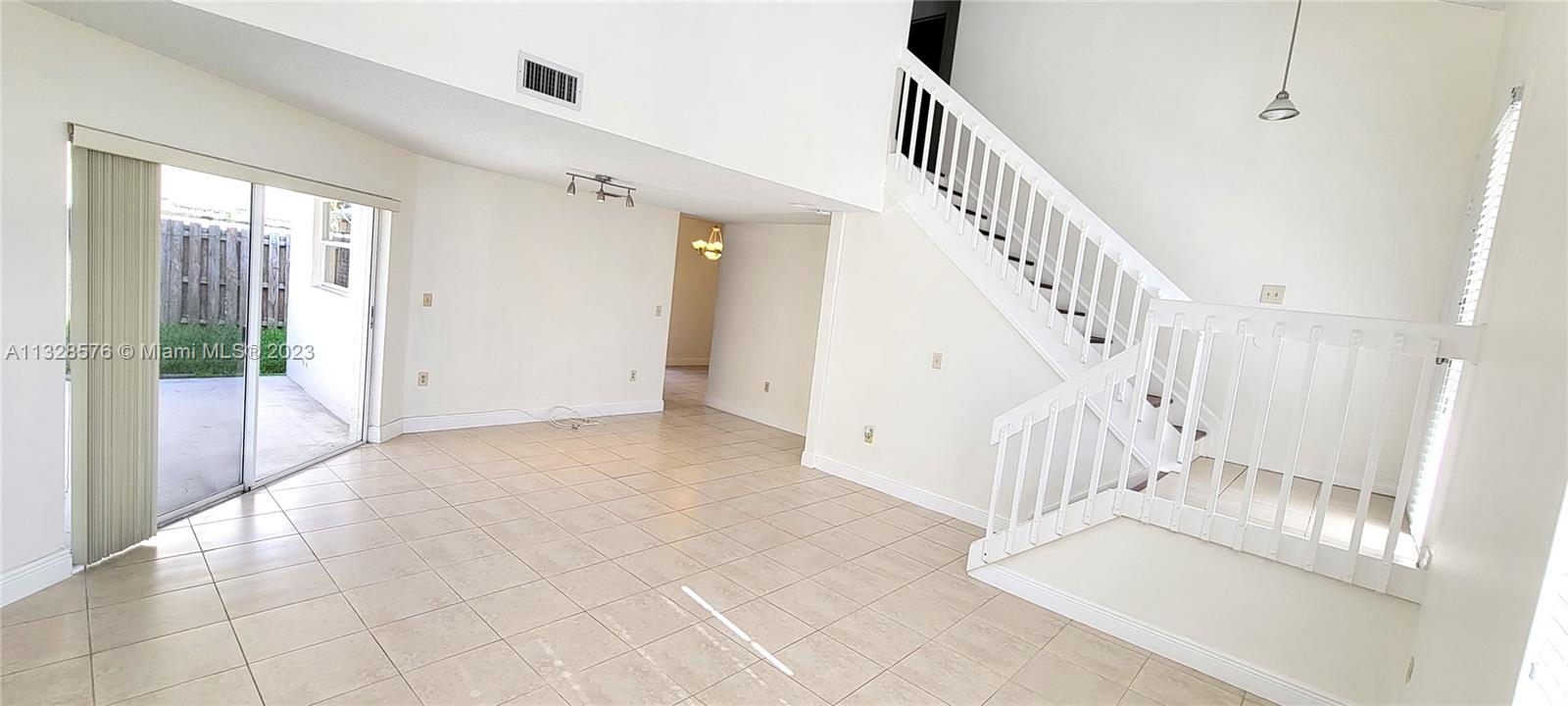 AMARETTO - Residential Lease