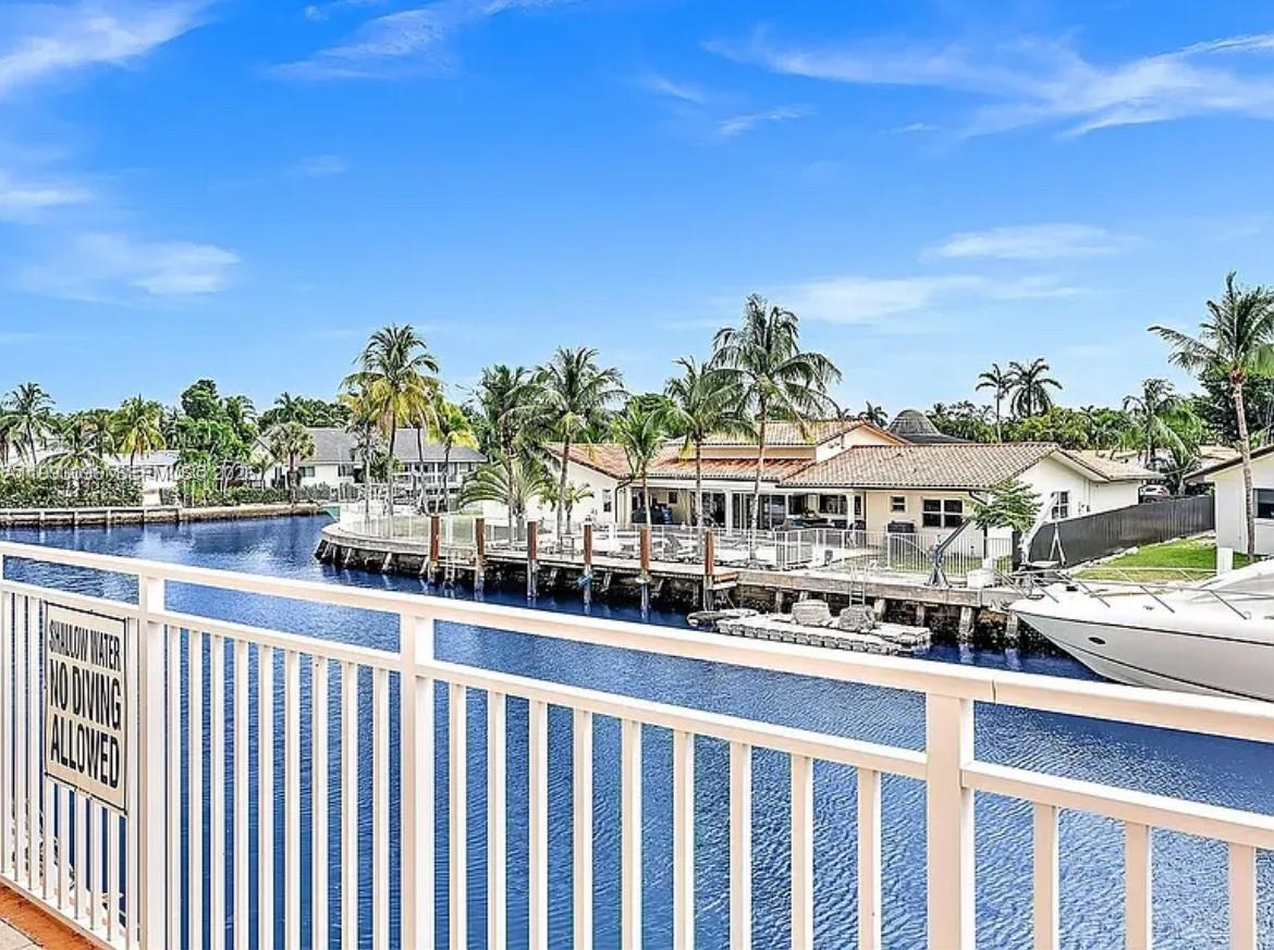 WATERSIDE TOWERS CONDO - Residential