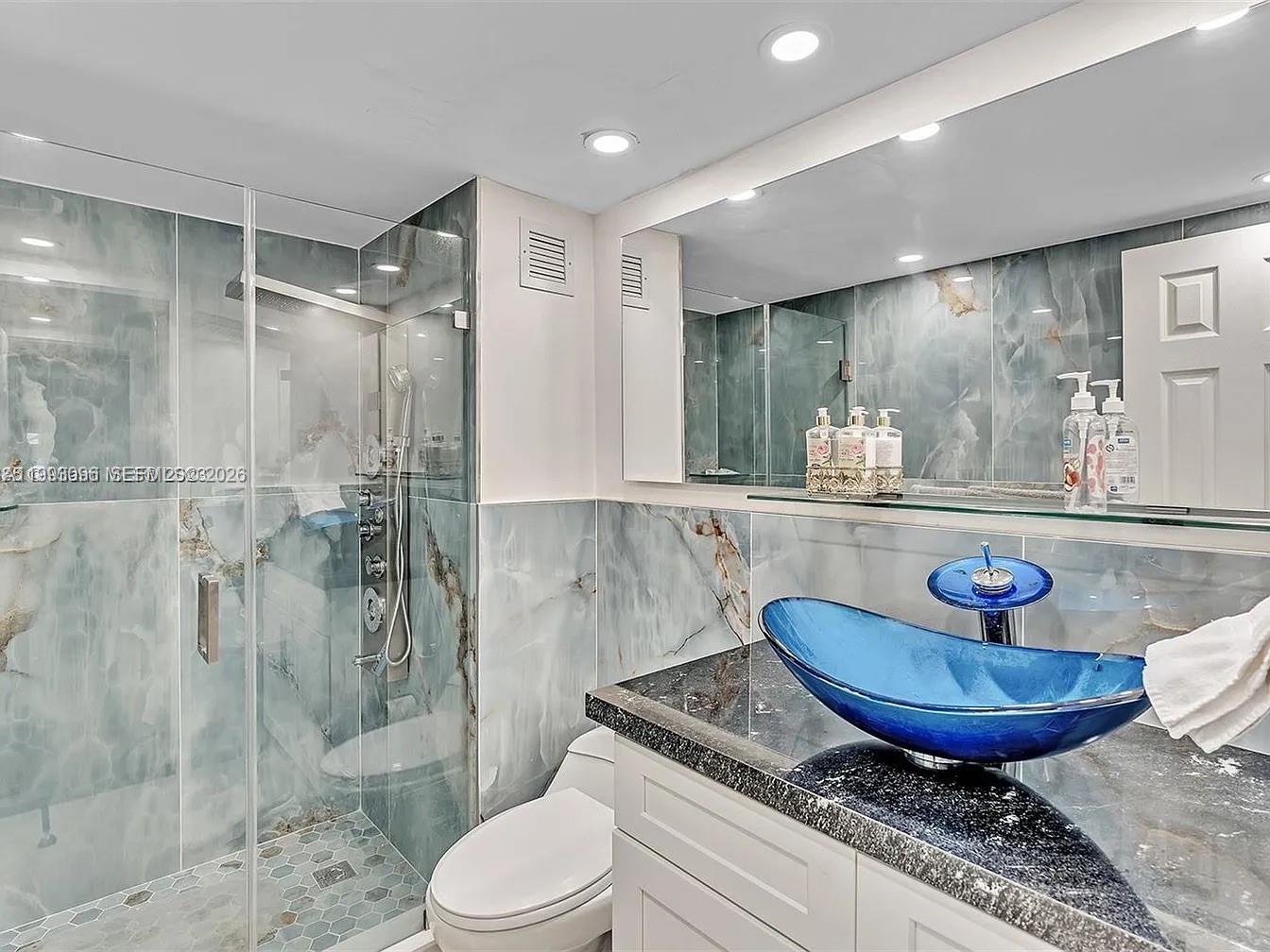 WATERSIDE TOWERS CONDO - Residential