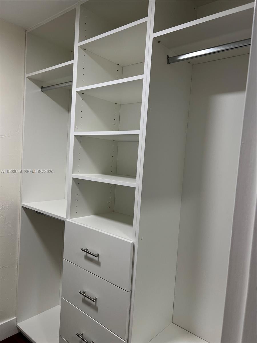 WATERSIDE TOWERS CONDO - Residential