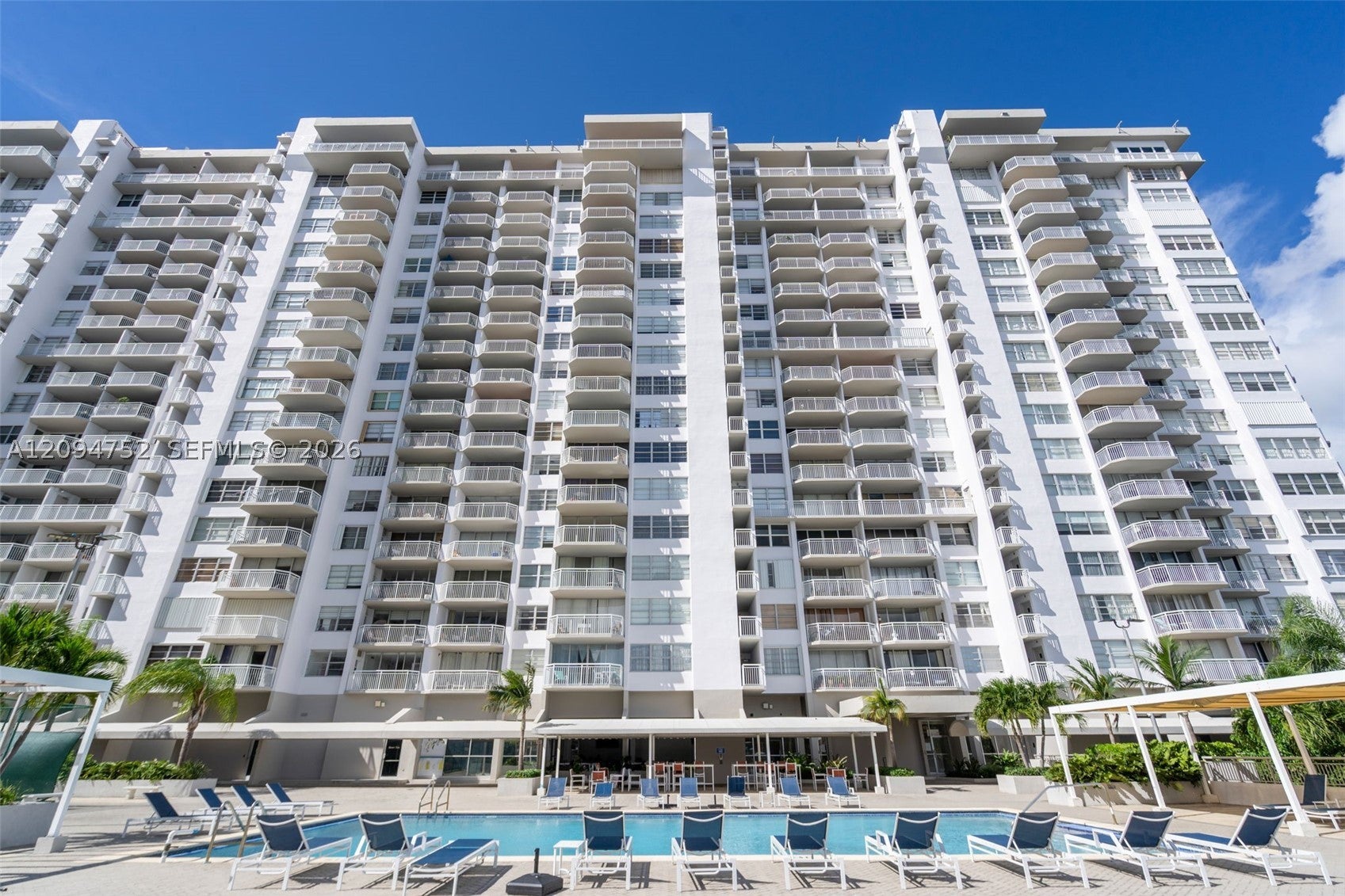 18071 Biscayne Blvd 303