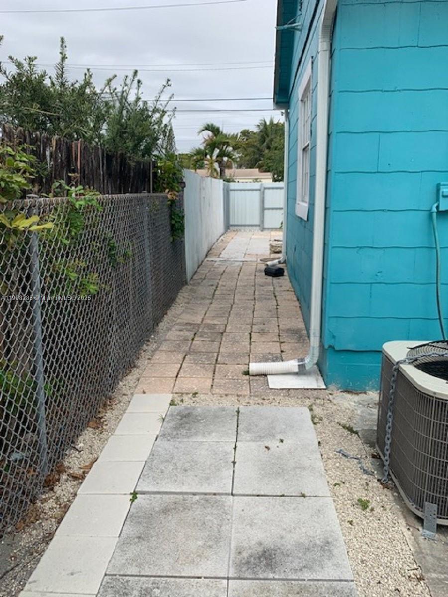 HOLLYWOOD TERRACE AMEN PL - Residential Income