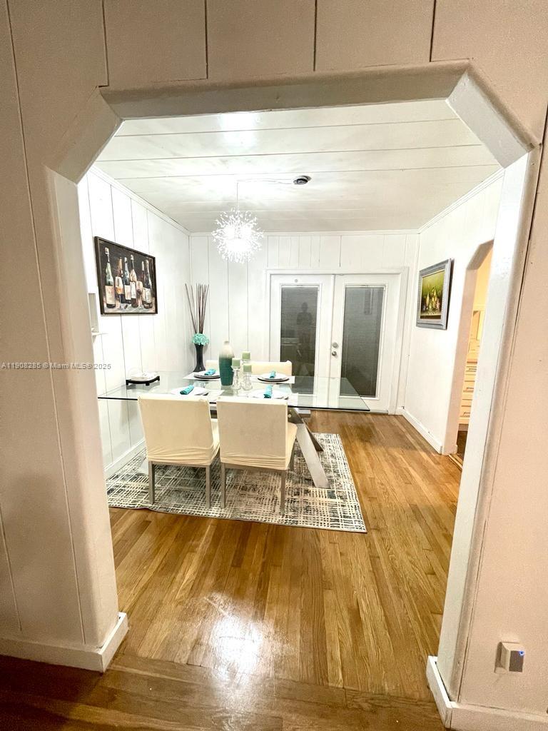 HOLLYWOOD TERRACE AMEN PL - Residential Income