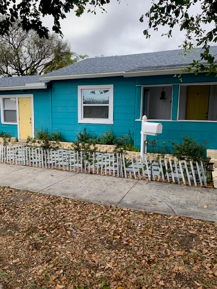 HOLLYWOOD TERRACE AMEN PL - Residential Income