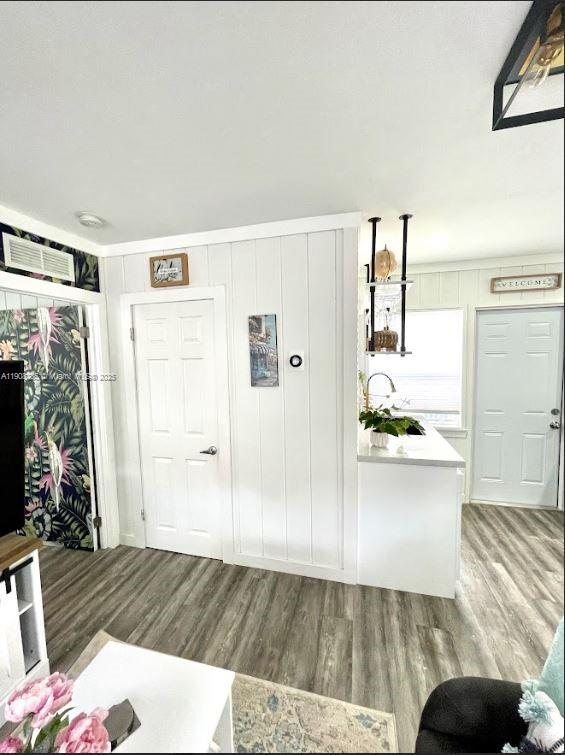 HOLLYWOOD TERRACE AMEN PL - Residential Income