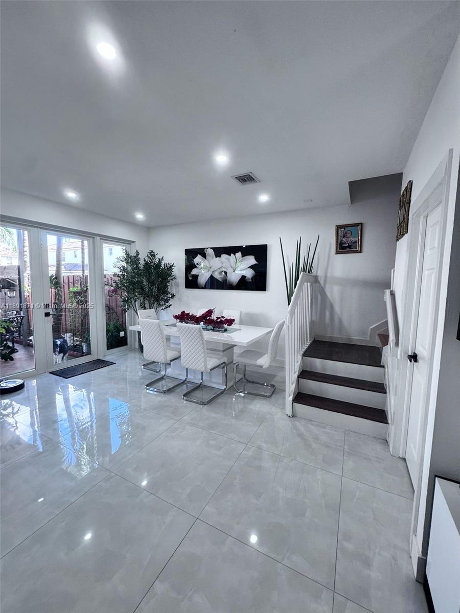 VILLAS DEL CAMPO SUB - Residential