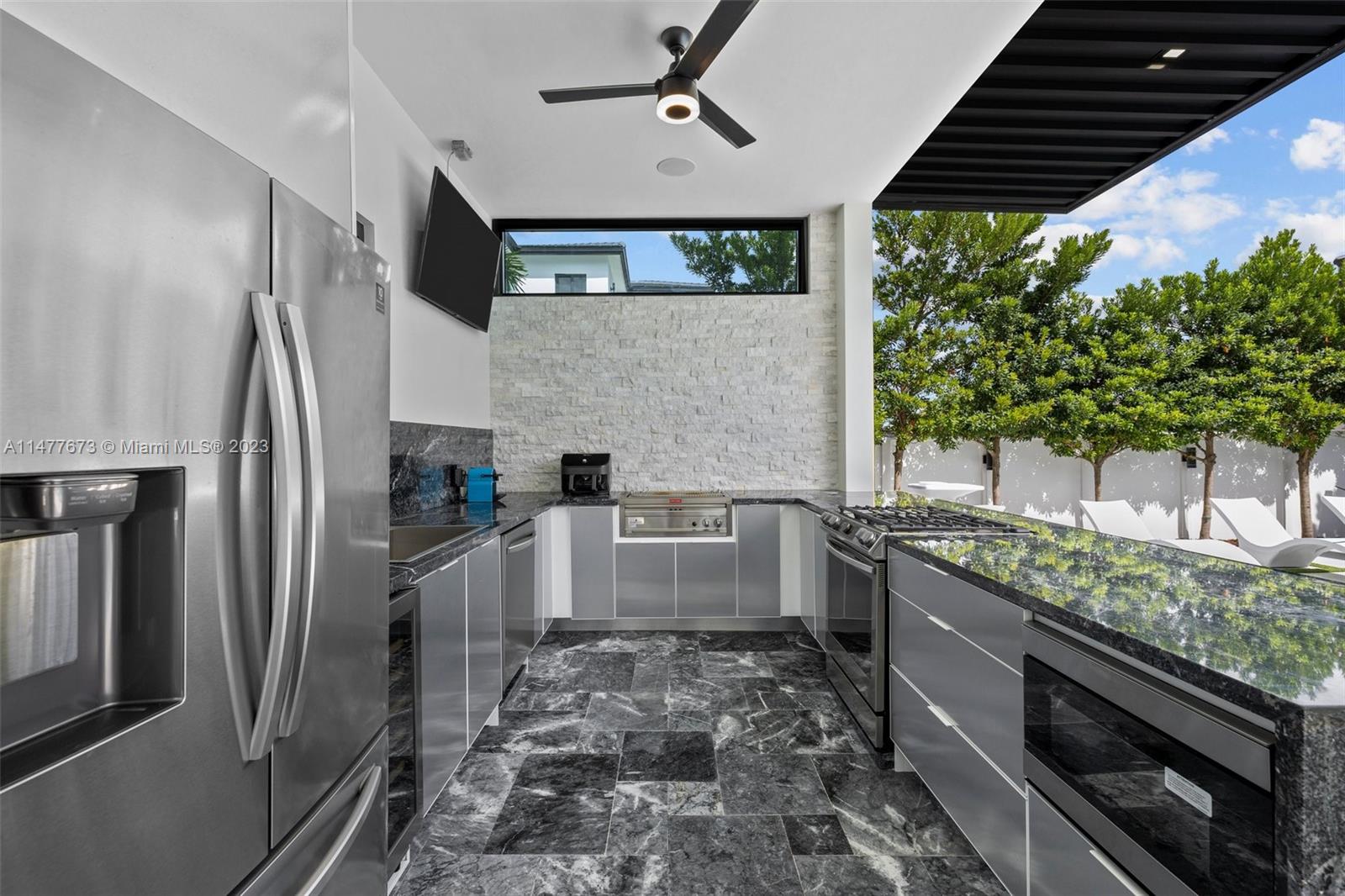 CORAL PINES - Residential