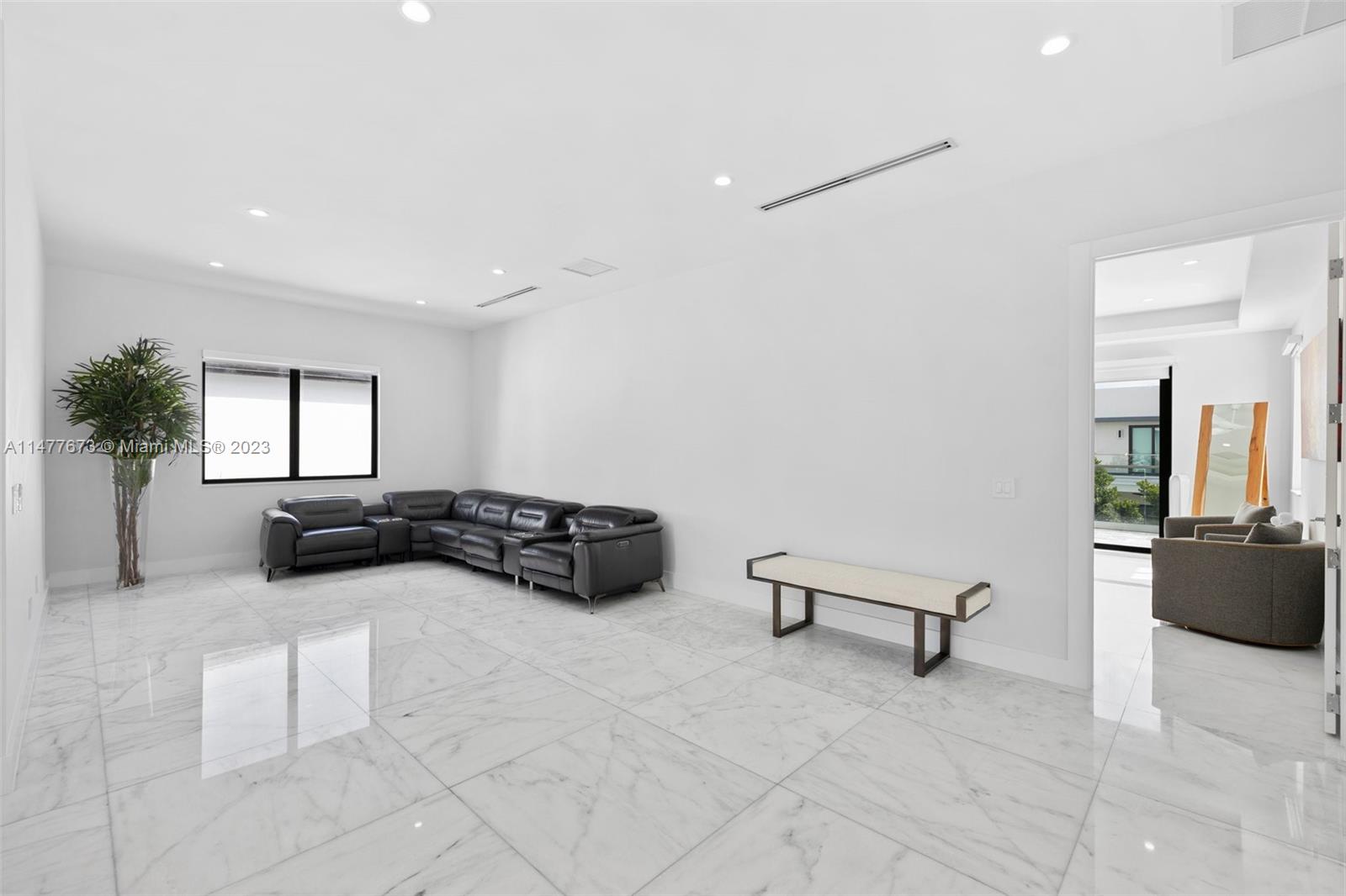 CORAL PINES - Residential