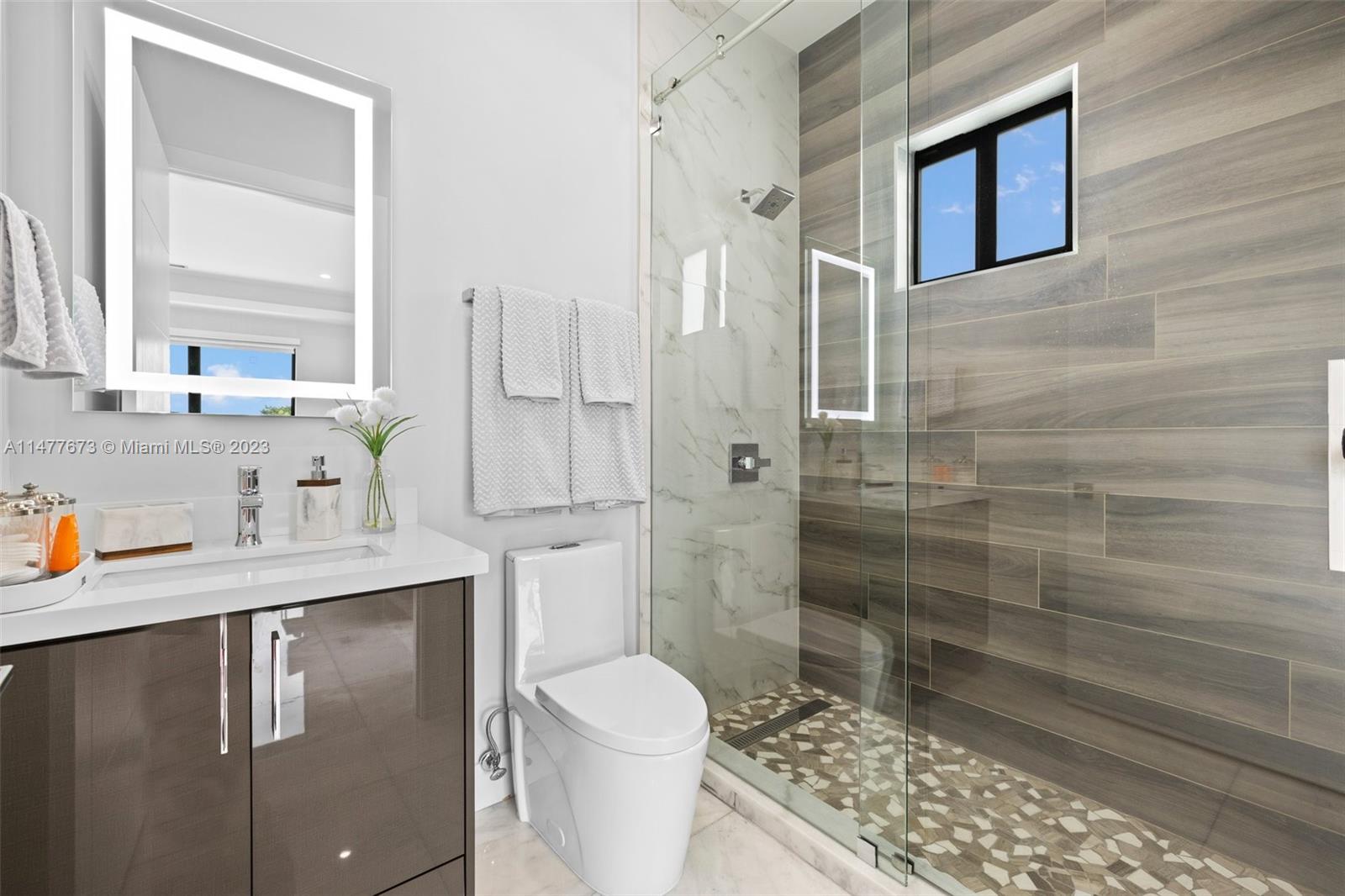 CORAL PINES - Residential