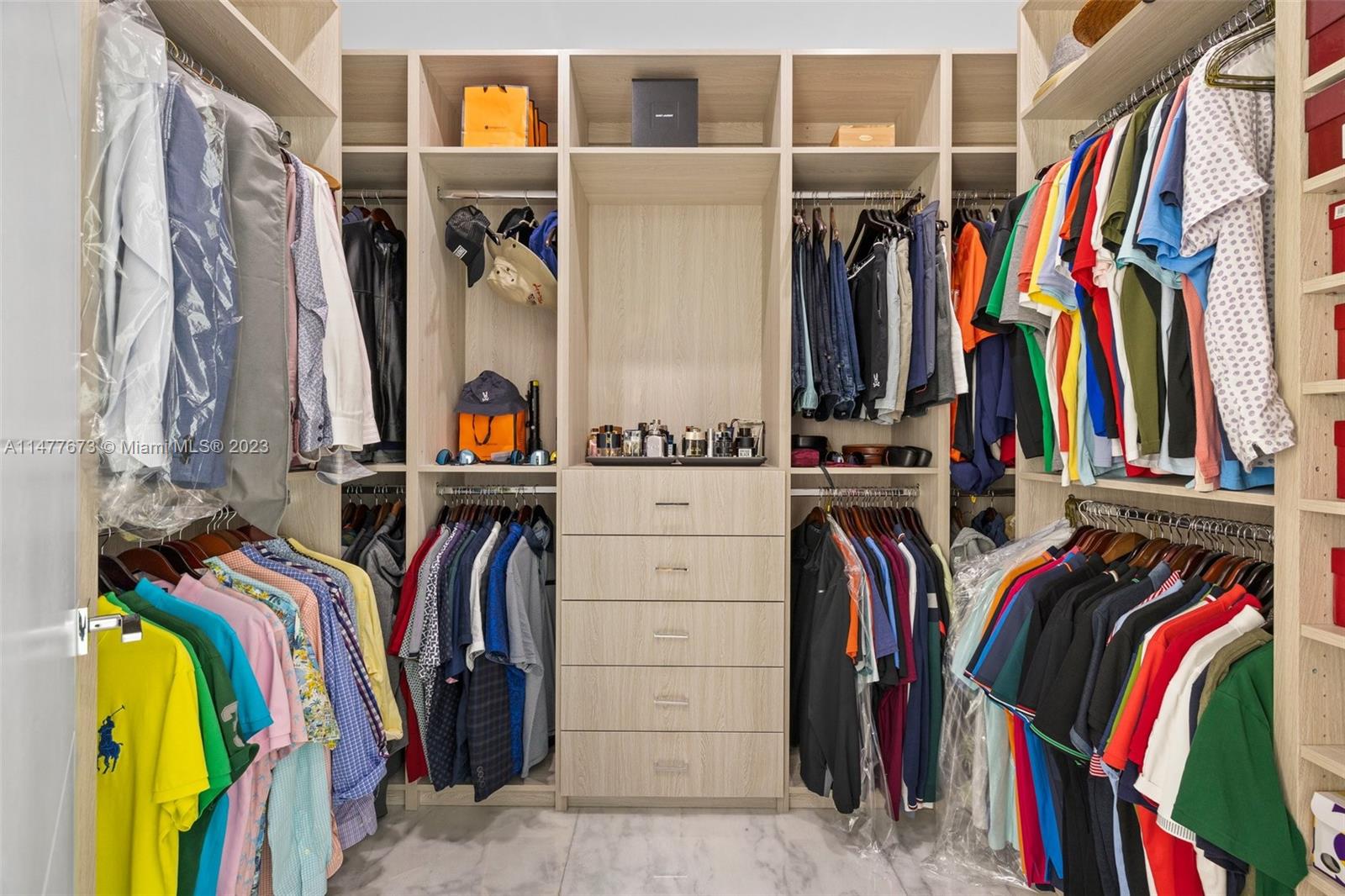 CORAL PINES - Residential