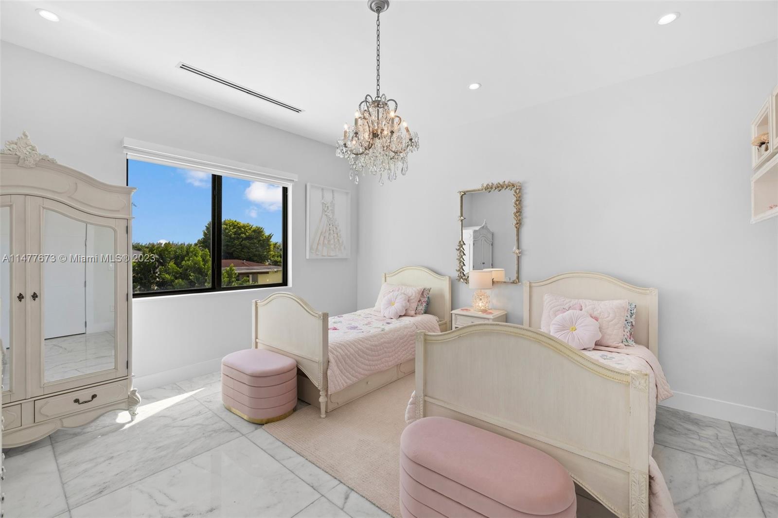 CORAL PINES - Residential