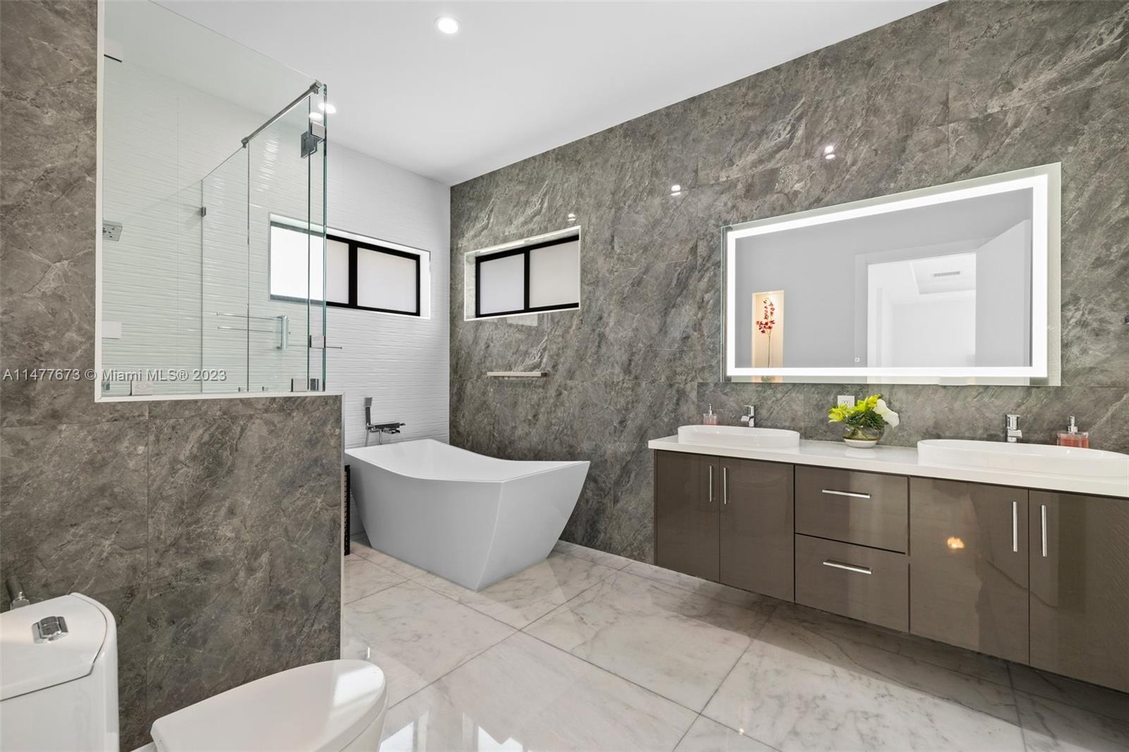 CORAL PINES - Residential