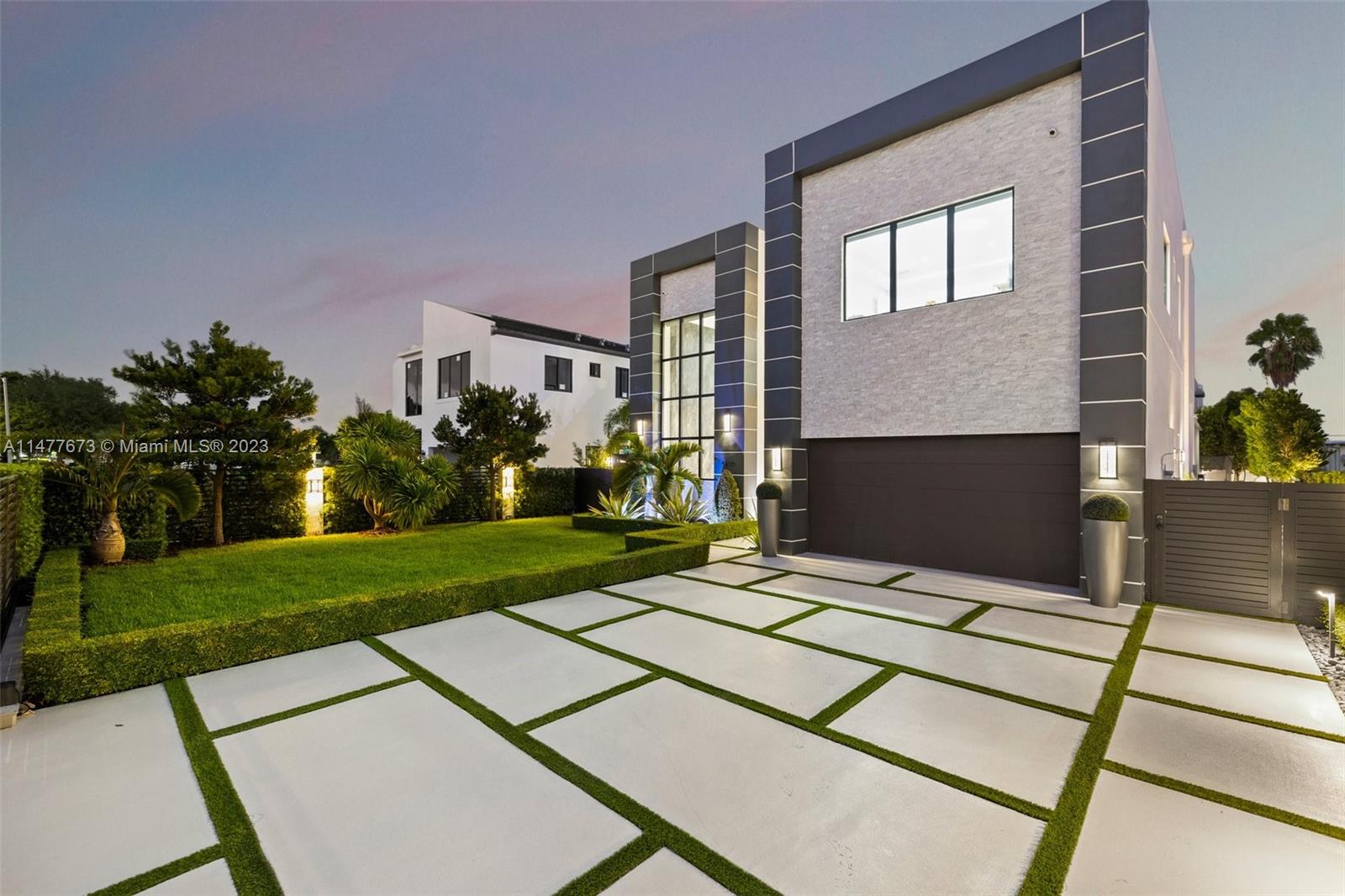 CORAL PINES - Residential