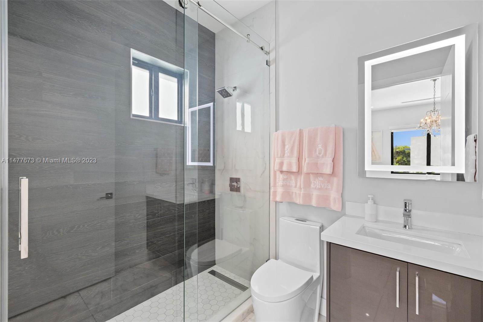 CORAL PINES - Residential