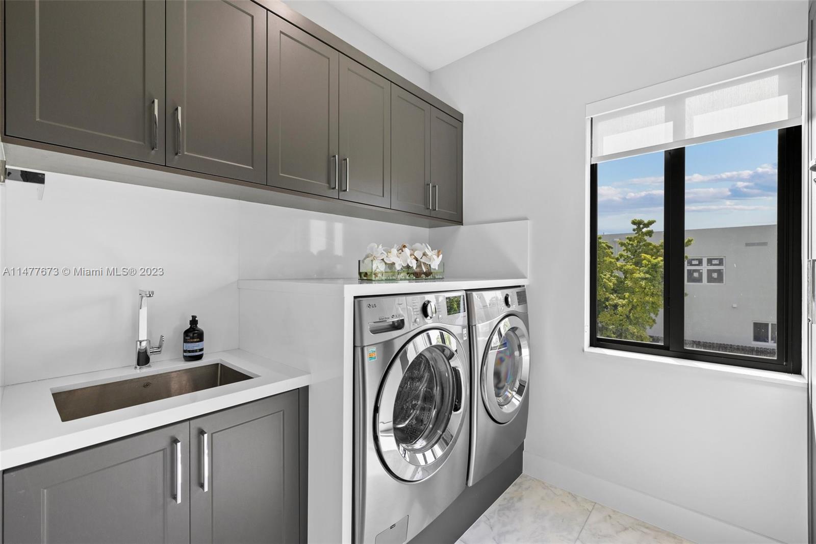 CORAL PINES - Residential