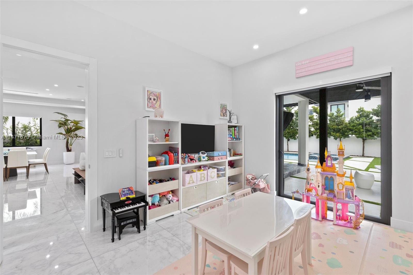 CORAL PINES - Residential