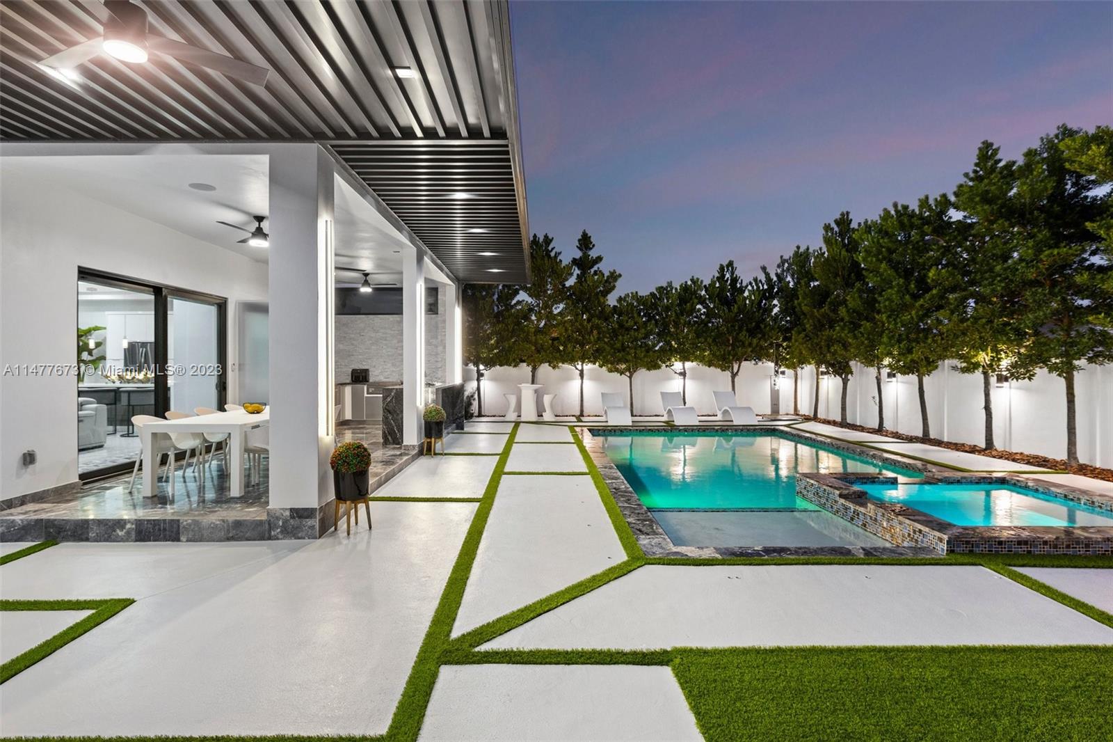 CORAL PINES - Residential