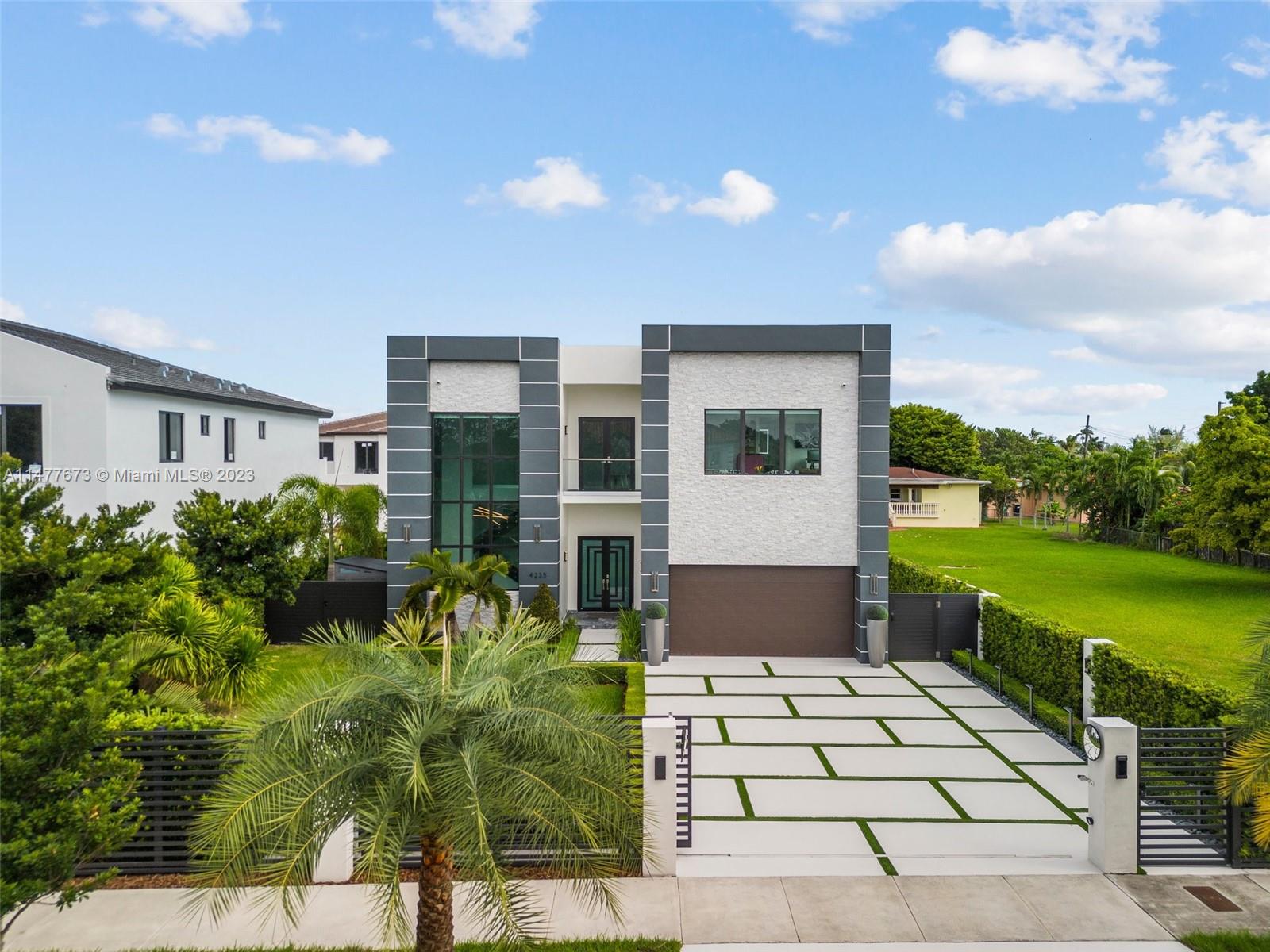 CORAL PINES - Residential