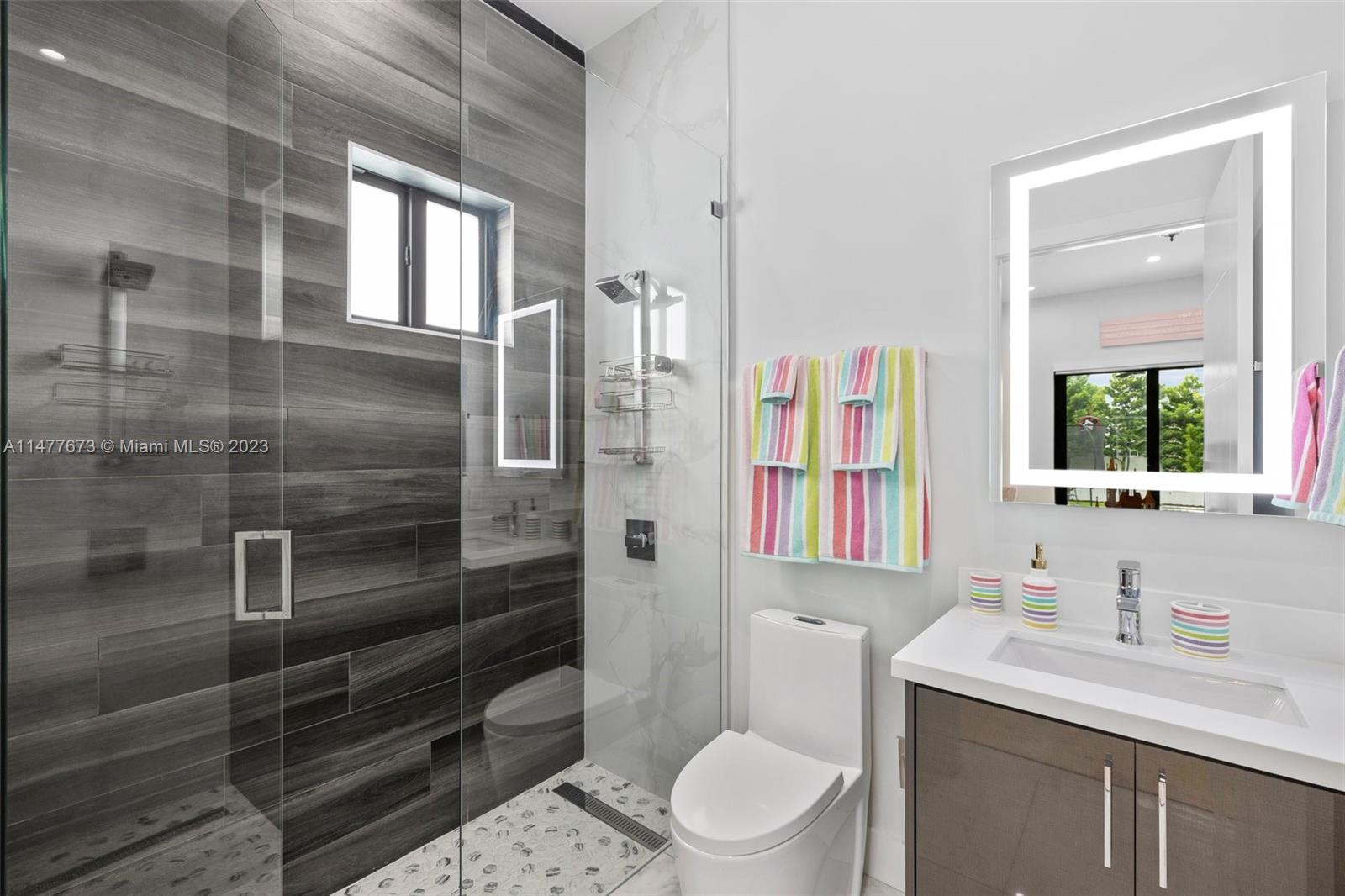 CORAL PINES - Residential