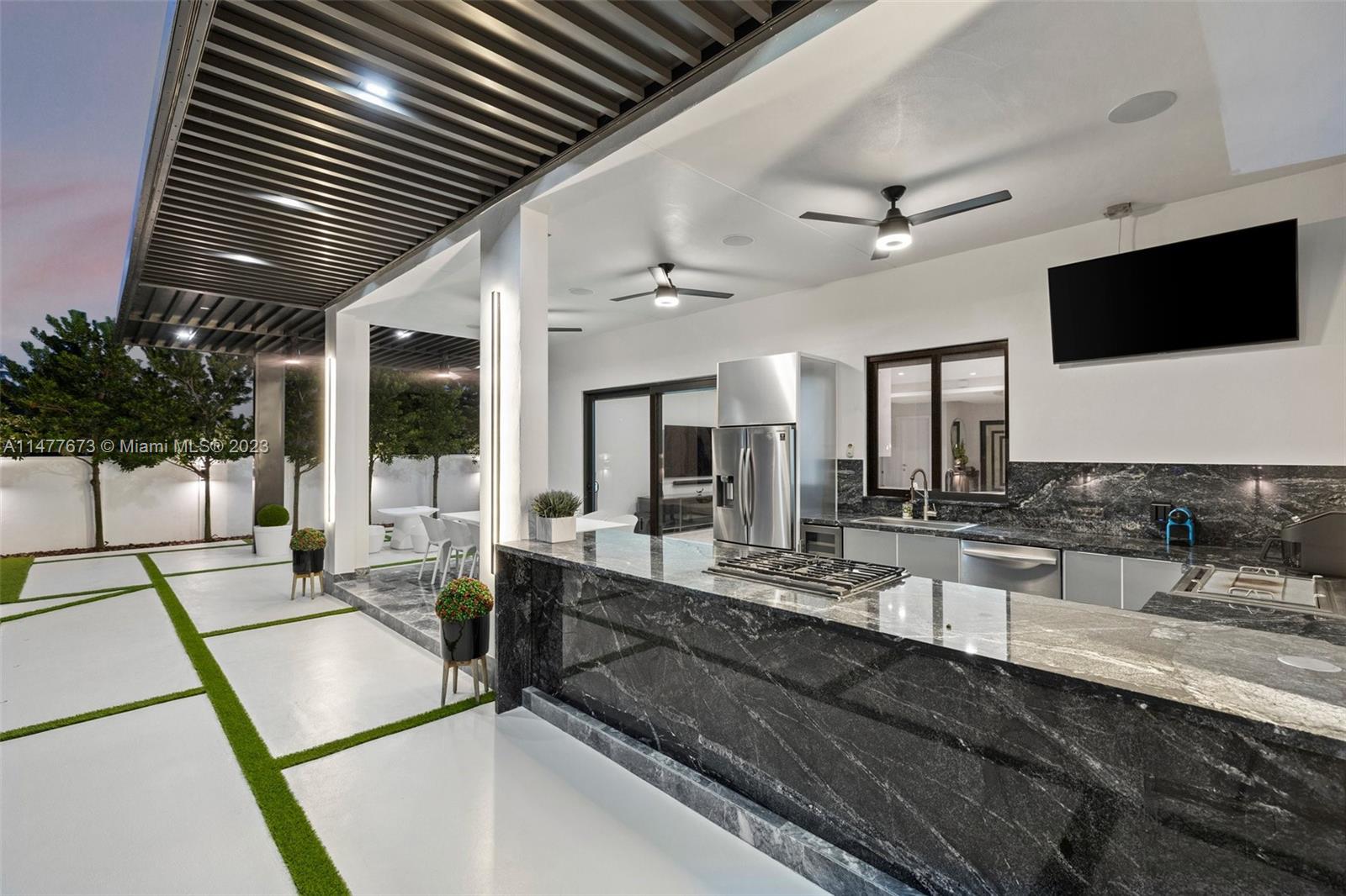 CORAL PINES - Residential