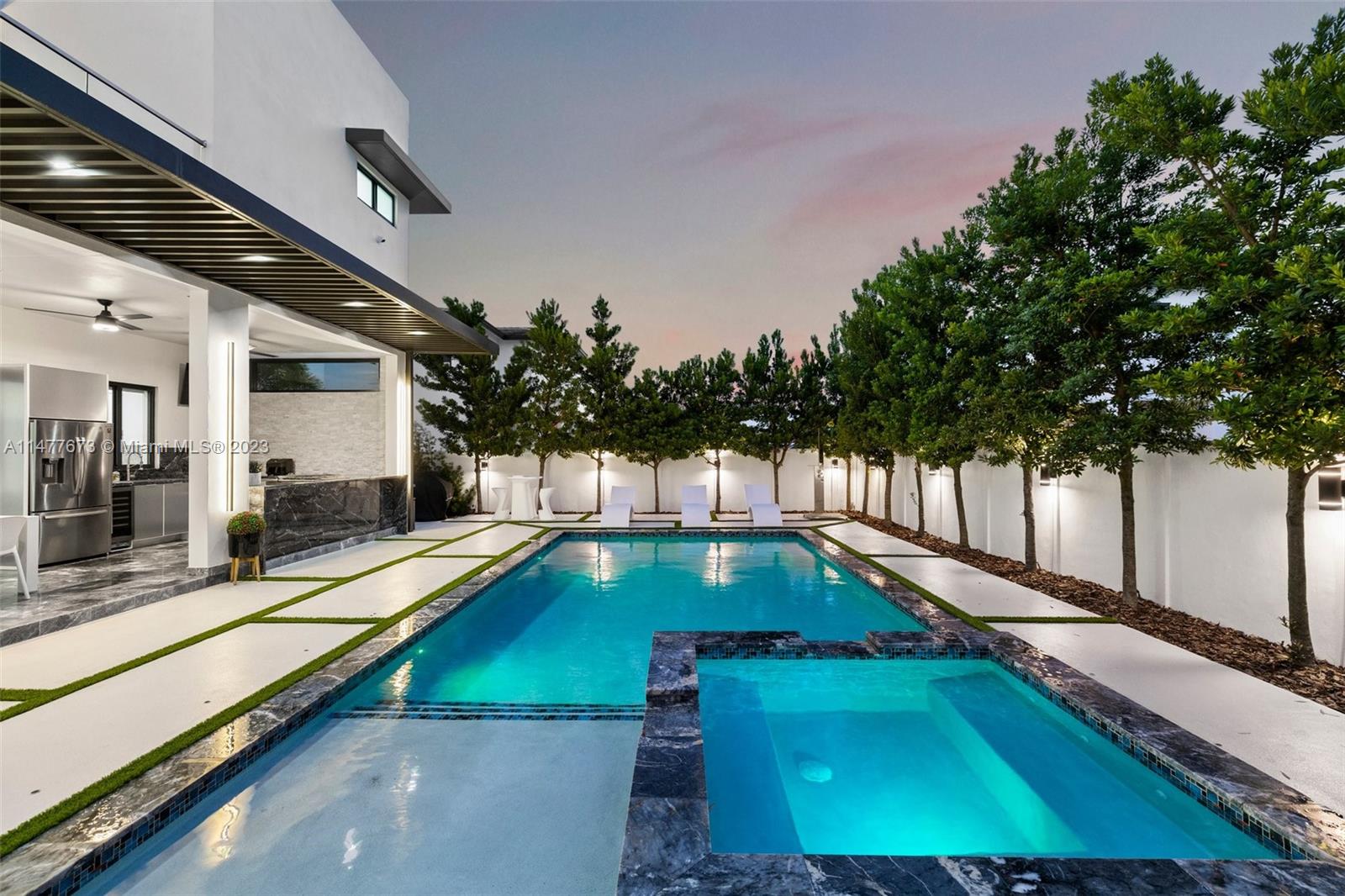 CORAL PINES - Residential