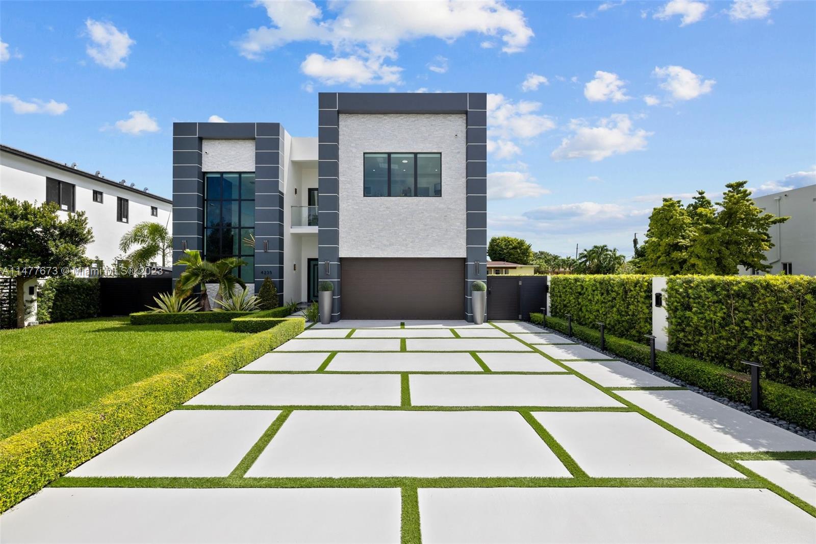 CORAL PINES - Residential