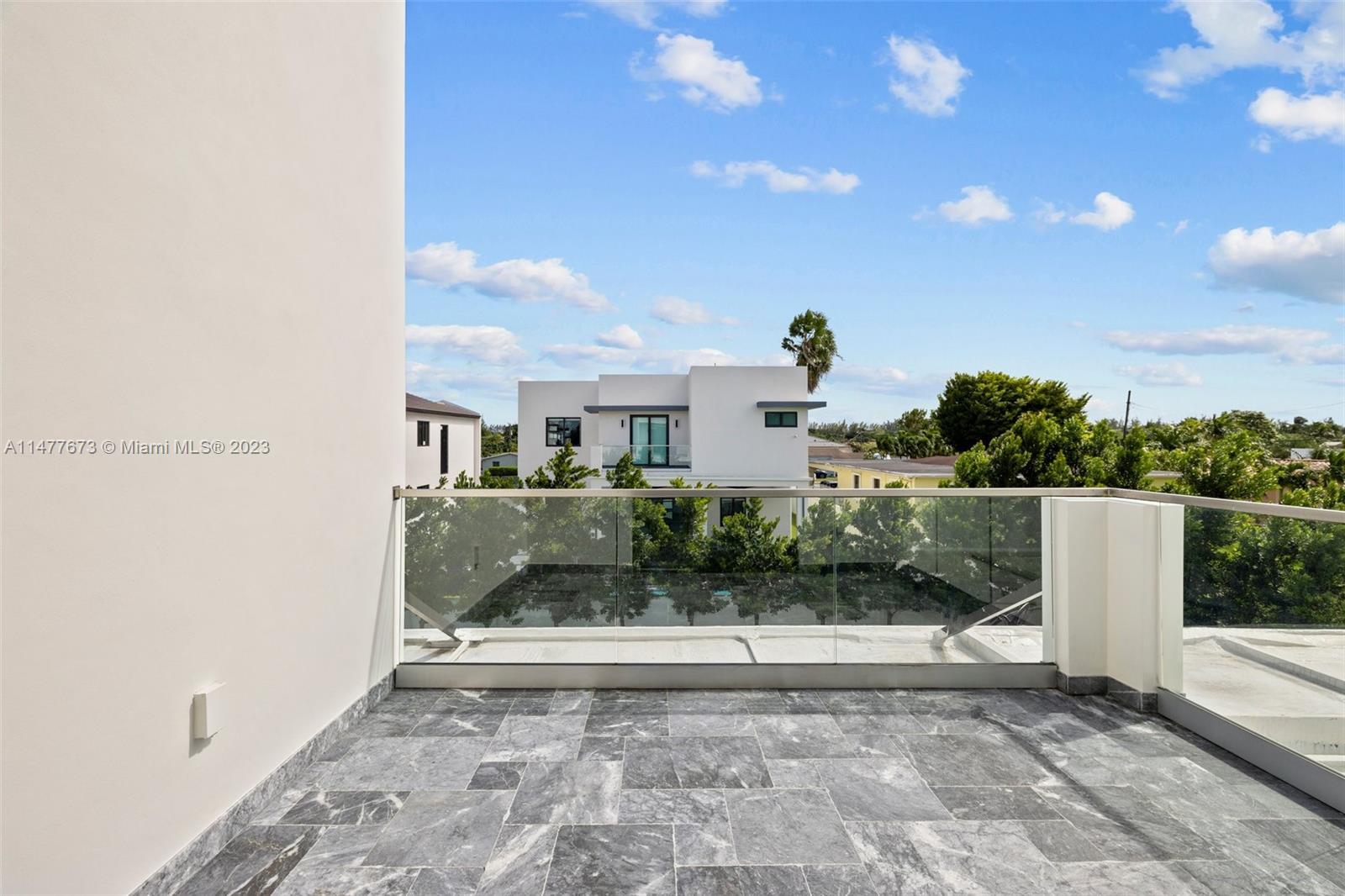 CORAL PINES - Residential