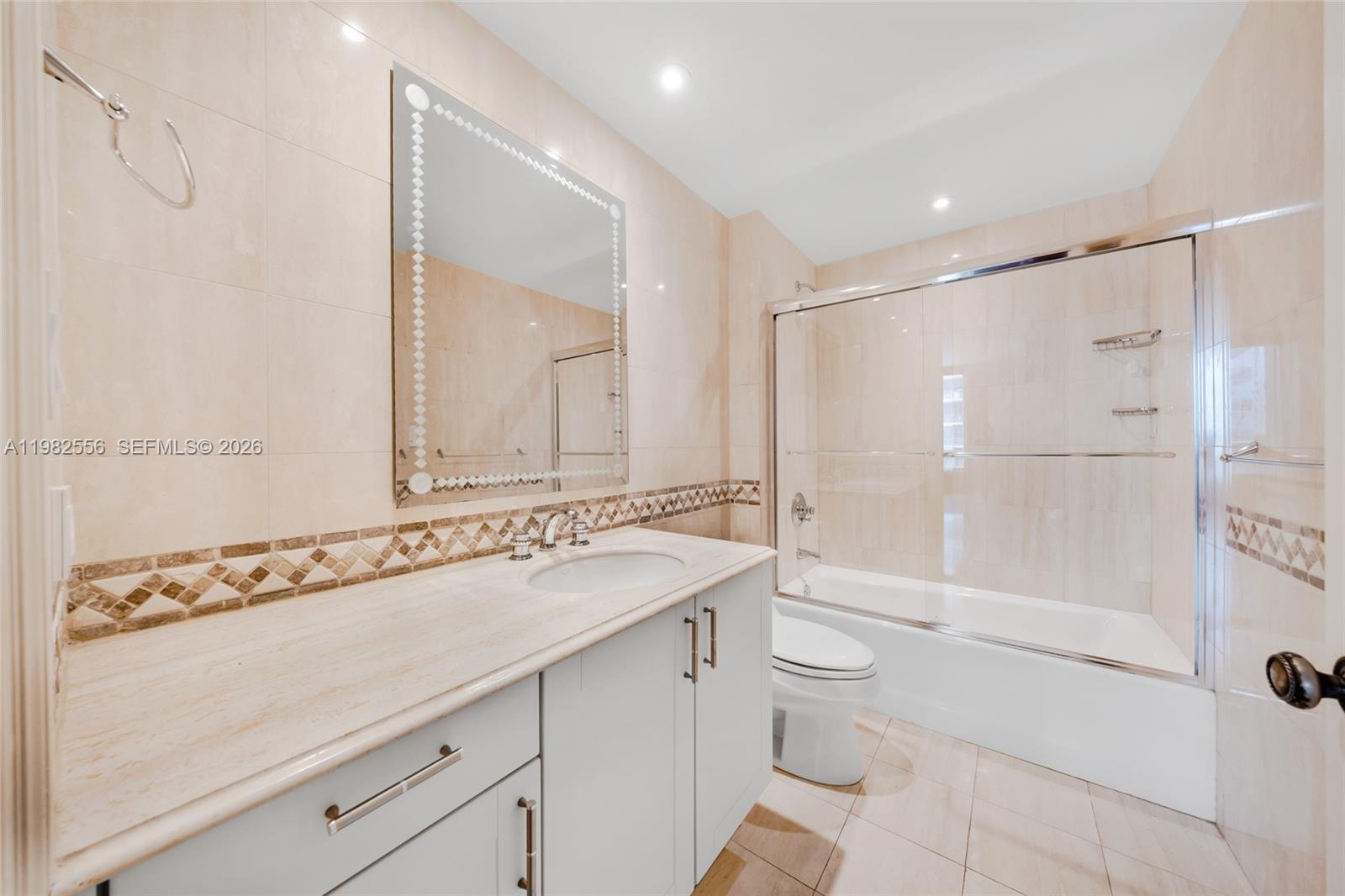 GRAND BAY TOWER CONDO - Residential