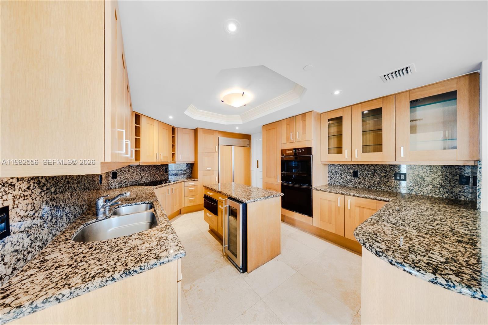 GRAND BAY TOWER CONDO - Residential