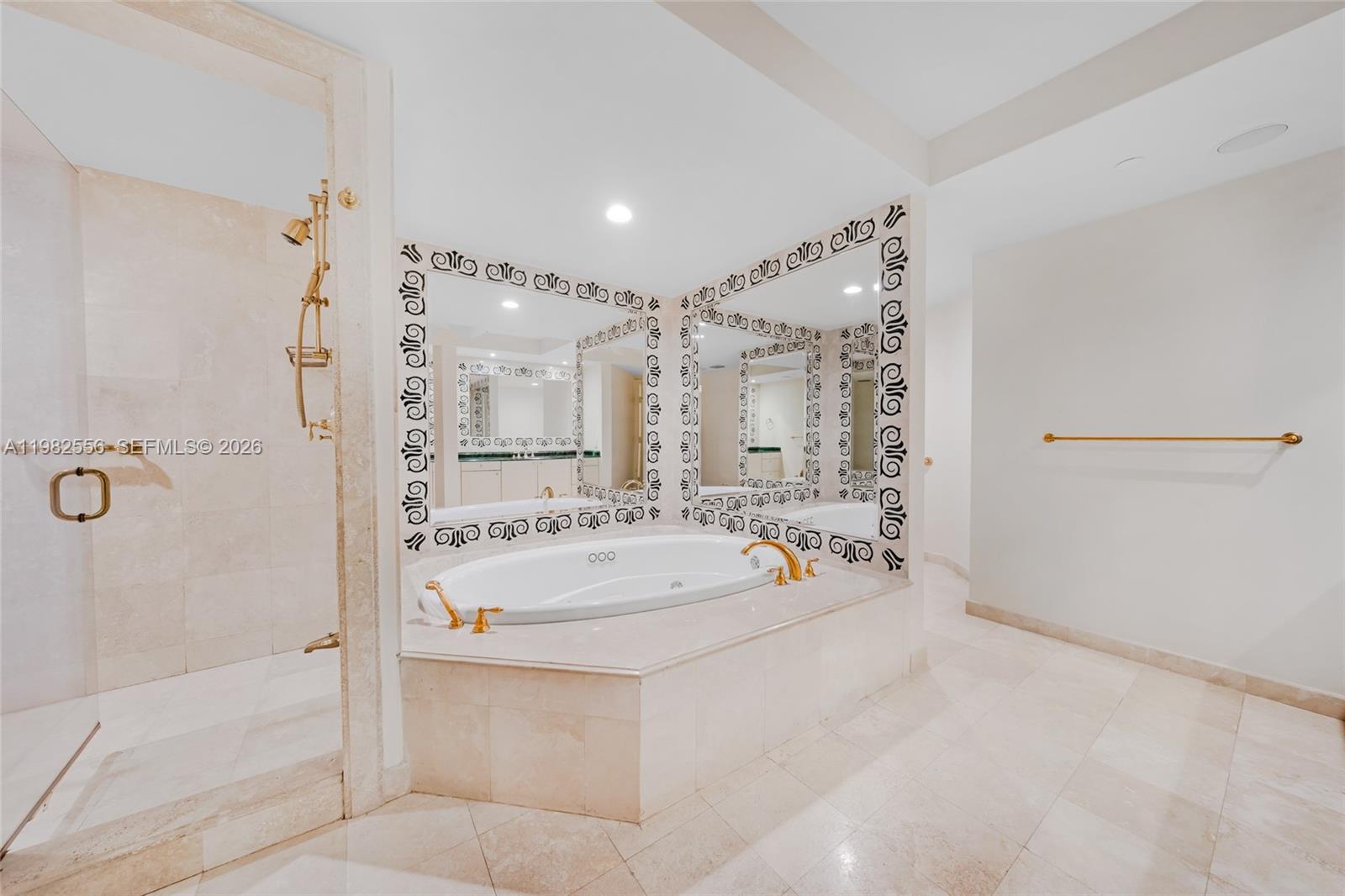 GRAND BAY TOWER CONDO - Residential