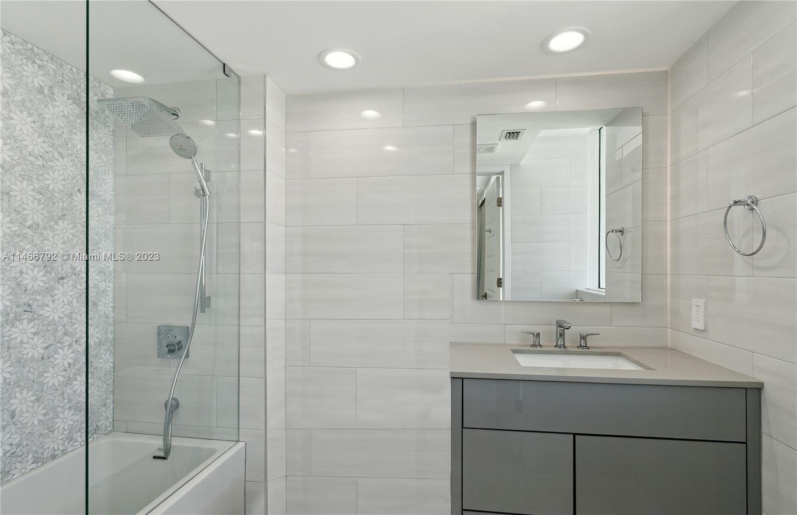 OCEANIA IV CONDO - Residential