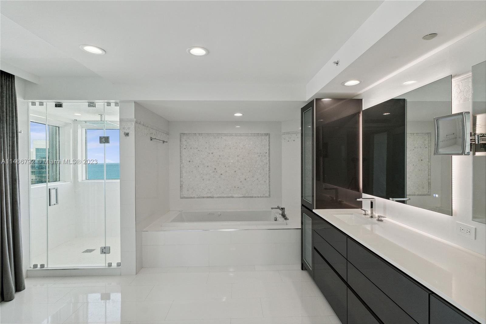 OCEANIA IV CONDO - Residential