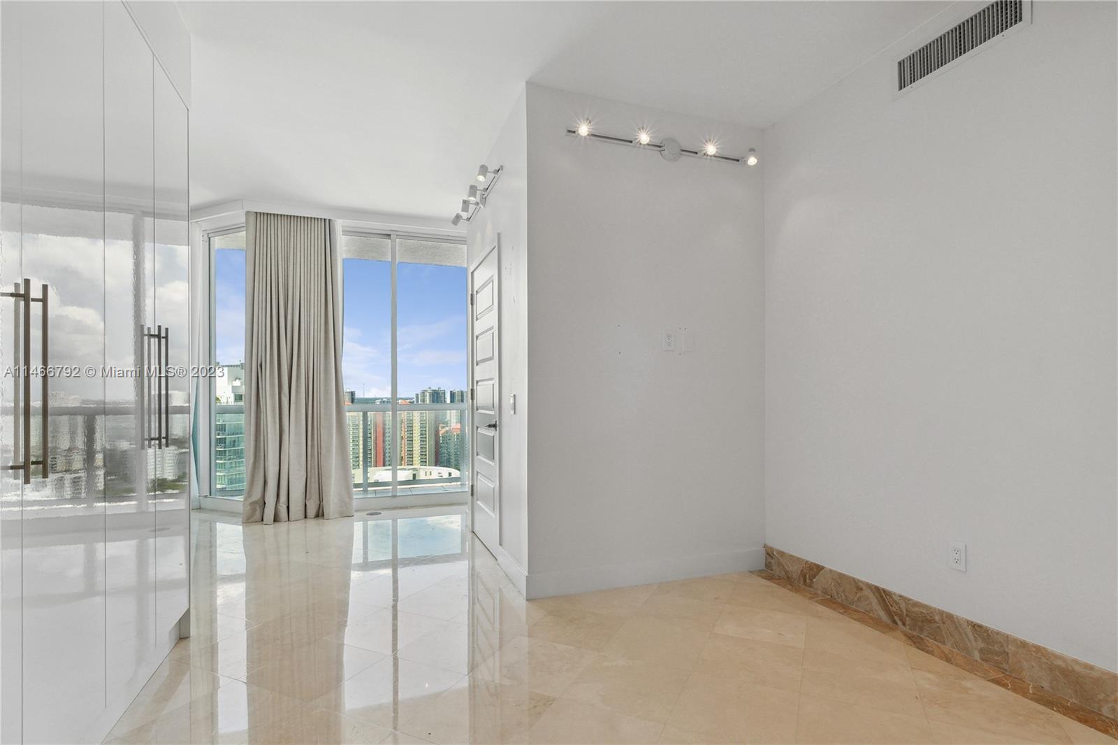 OCEANIA IV CONDO - Residential