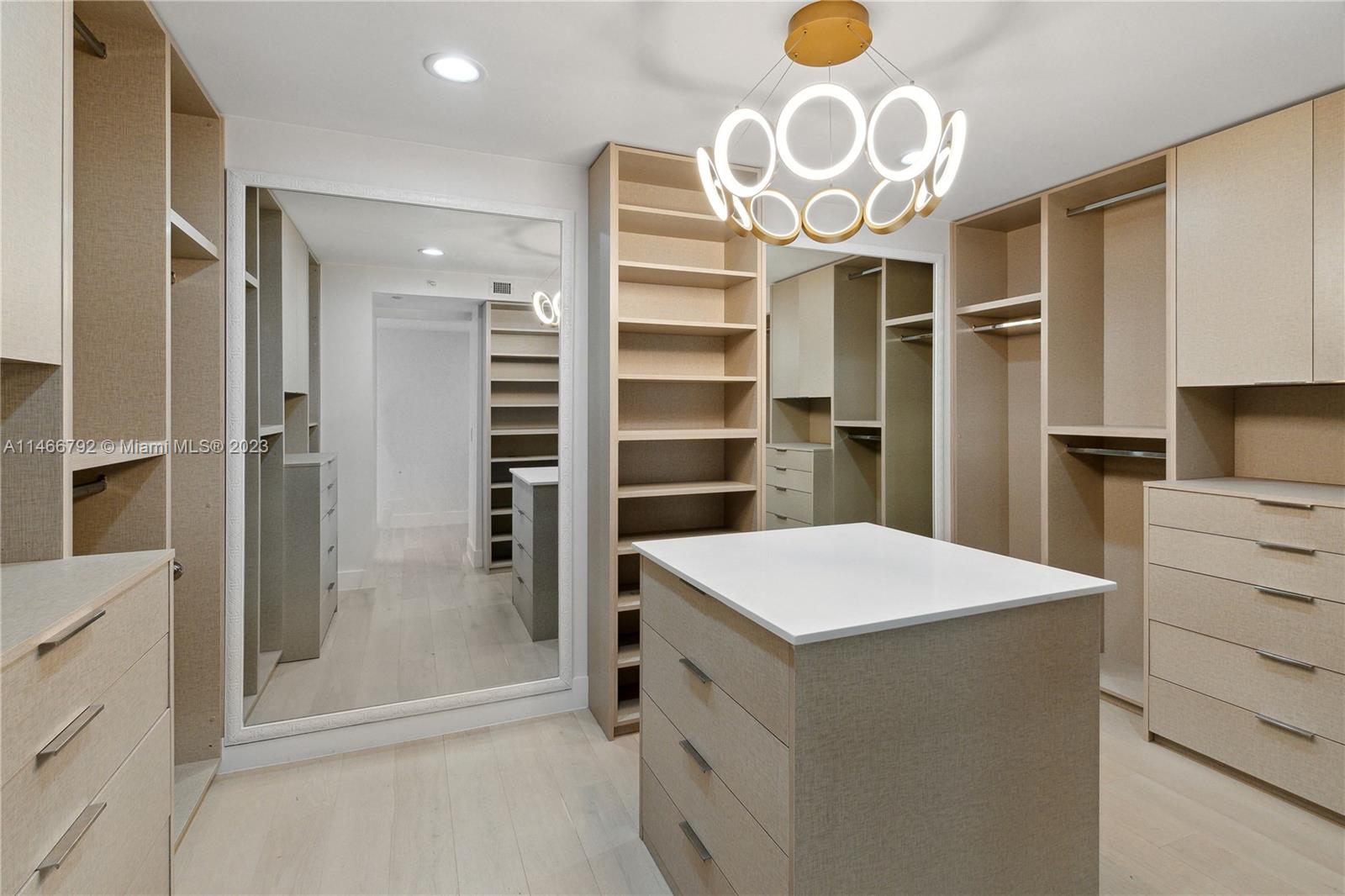 OCEANIA IV CONDO - Residential