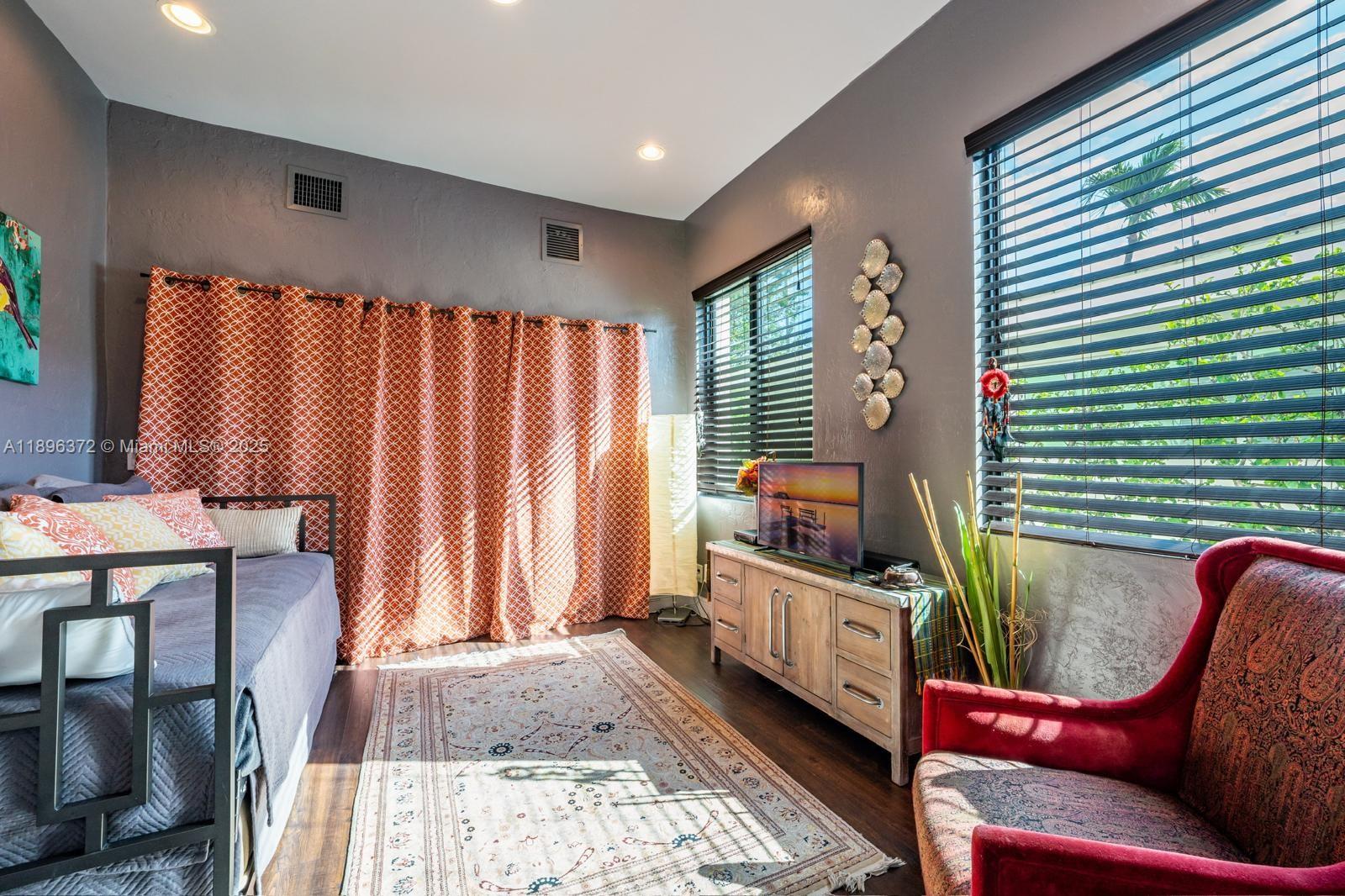 LA GORCE GOLF SUB - Residential Lease