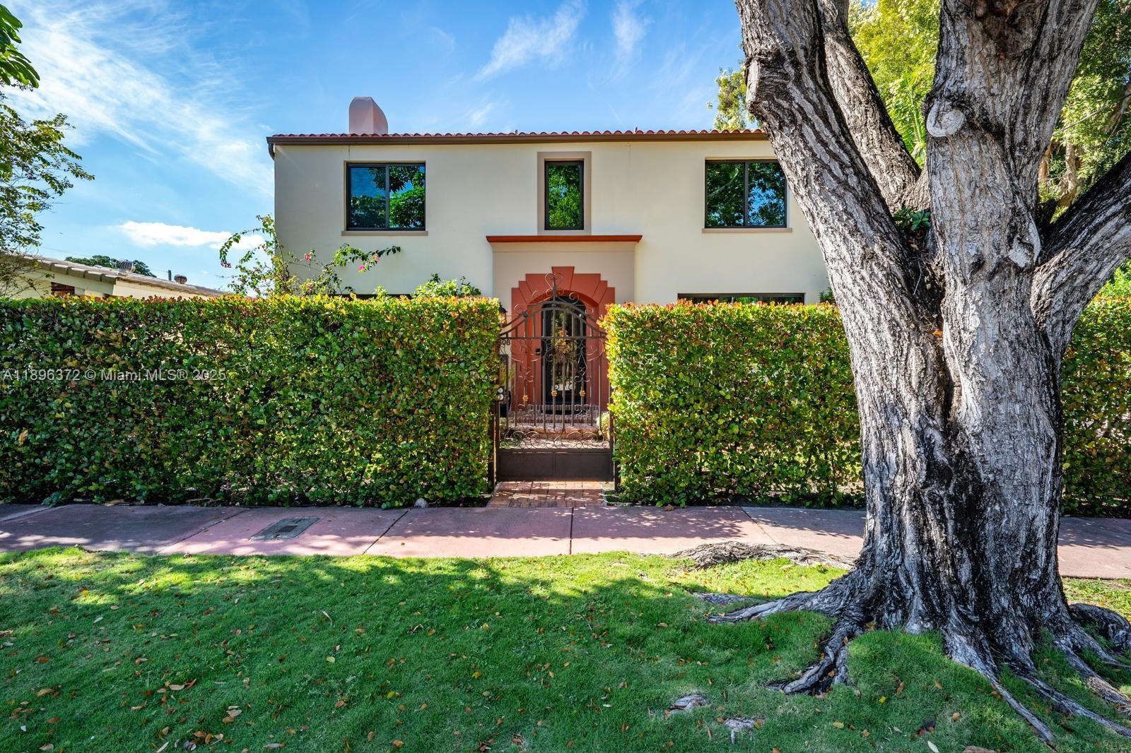 LA GORCE GOLF SUB - Residential Lease