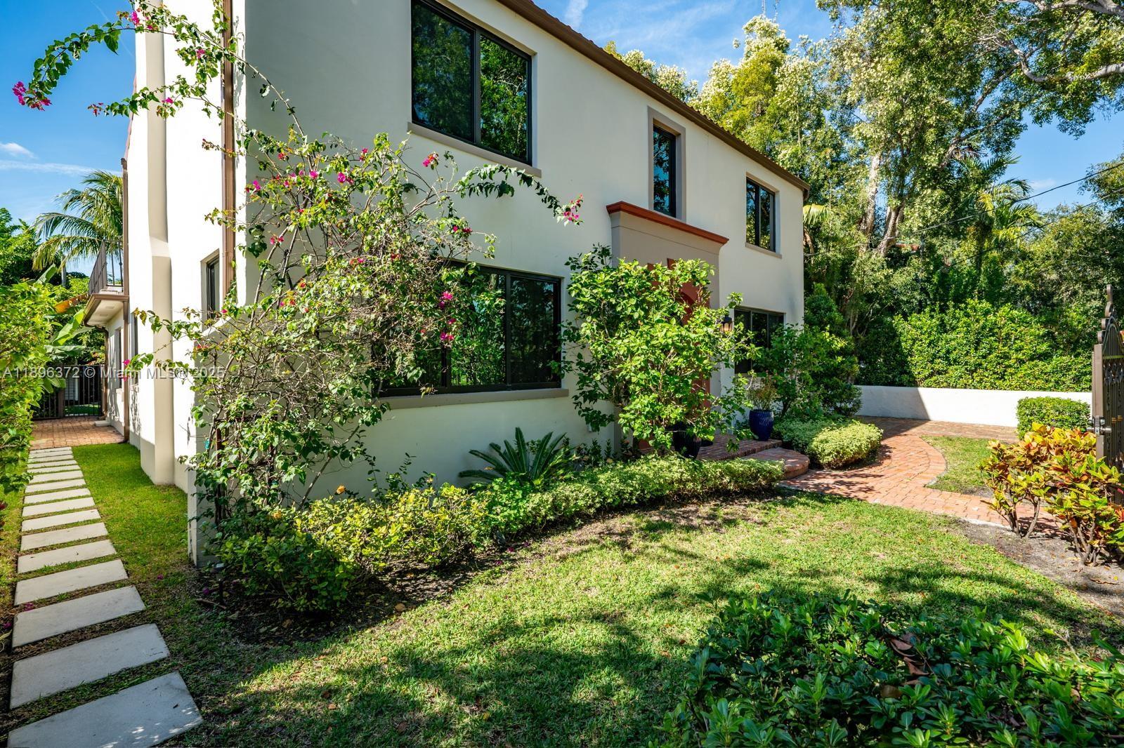 LA GORCE GOLF SUB - Residential Lease