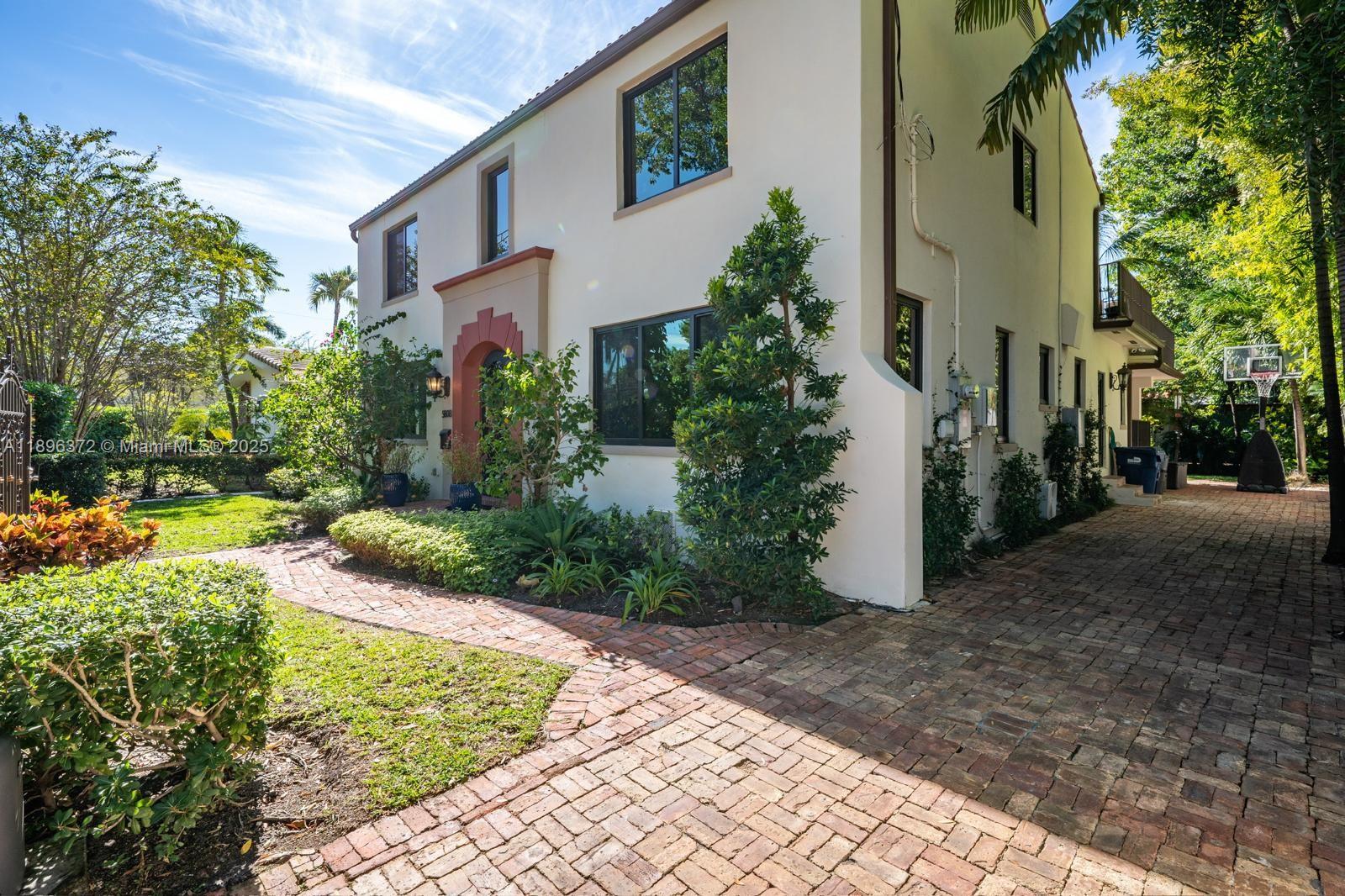 LA GORCE GOLF SUB - Residential Lease