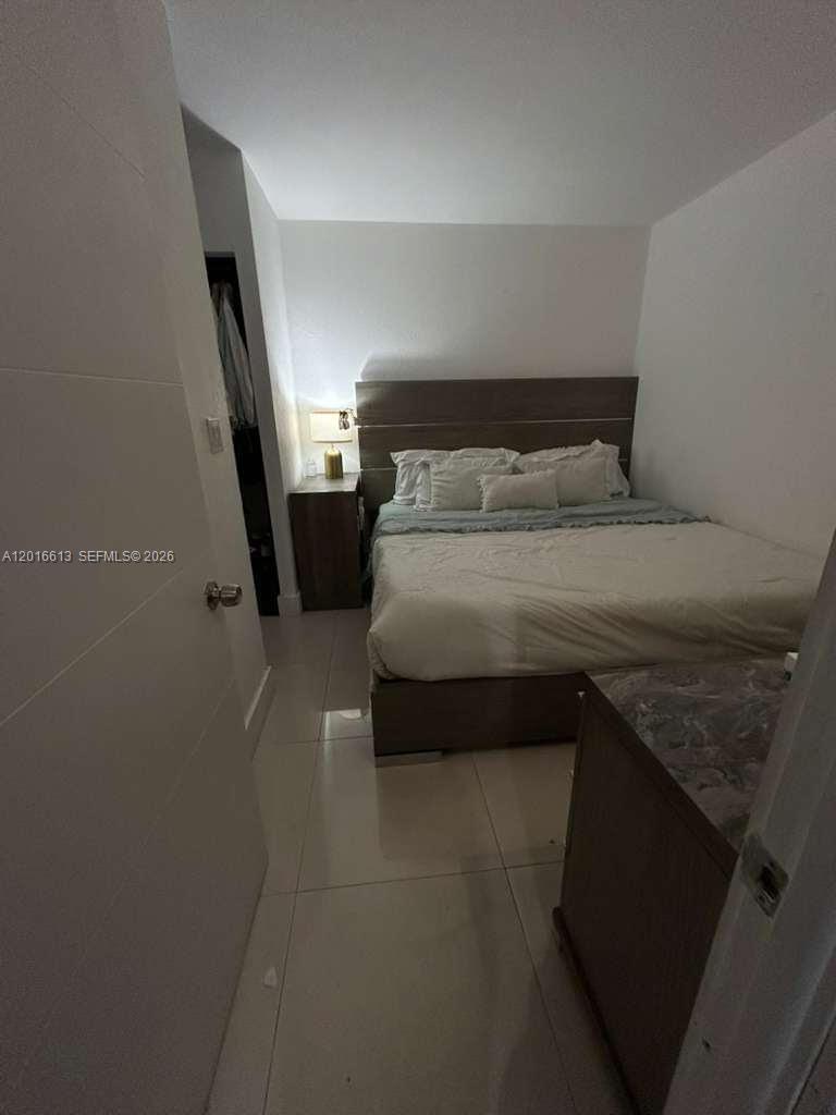 ISLAND SHORES CONDO - Residential