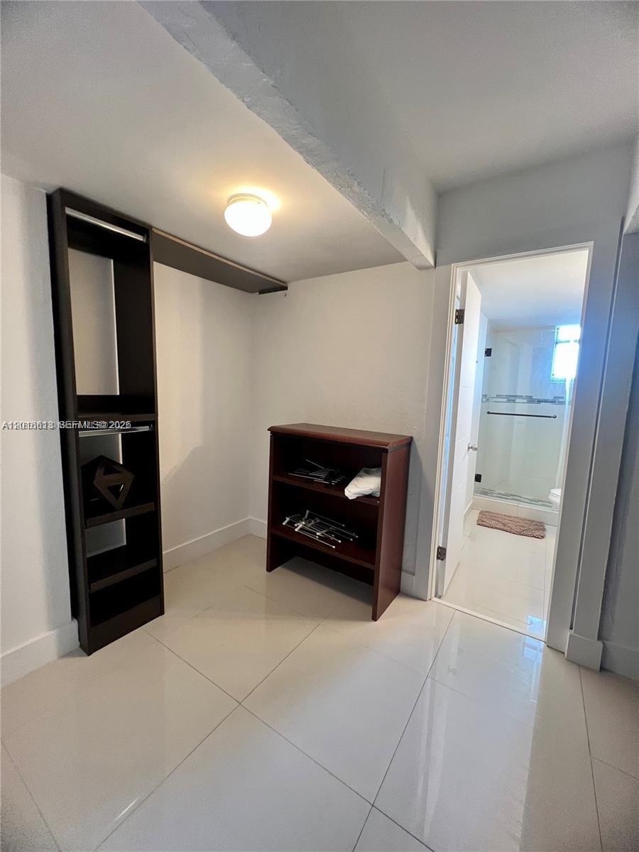 ISLAND SHORES CONDO - Residential
