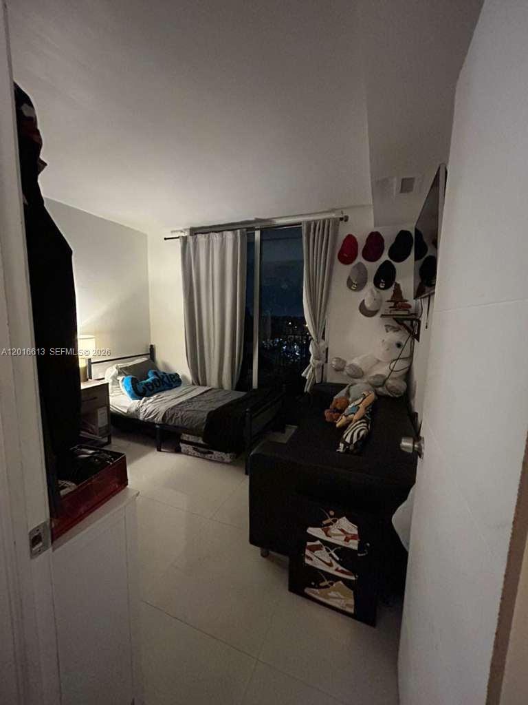 ISLAND SHORES CONDO - Residential